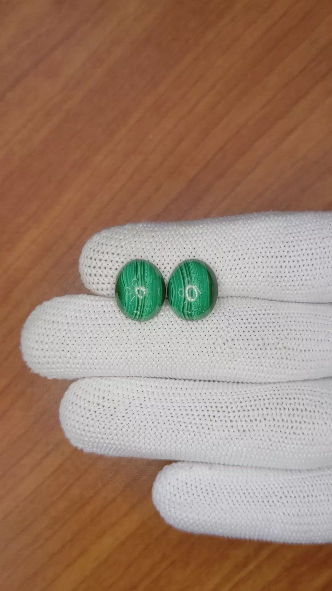 10.41&nbsp;Ct.Tw.Total Carat Weight Cabochon Malachite Pair from Russia Size Video