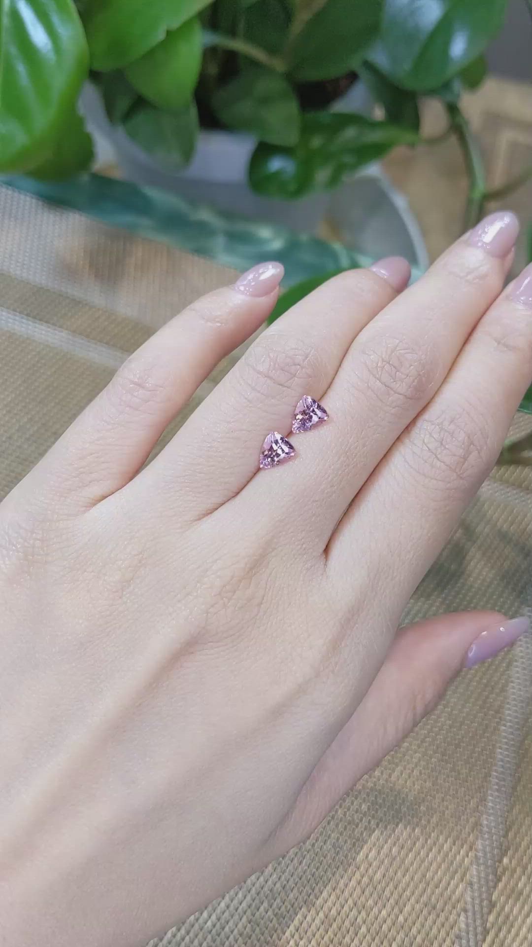 1.76&nbsp;Ct.Tw.Total Carat Weight Spinel Pair from Burma (Myanmar) Size Video