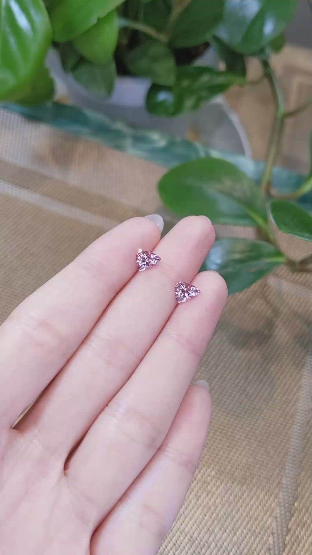 1.76&nbsp;Ct.Tw.Total Carat Weight Spinel Pair from Burma (Myanmar) Size Video