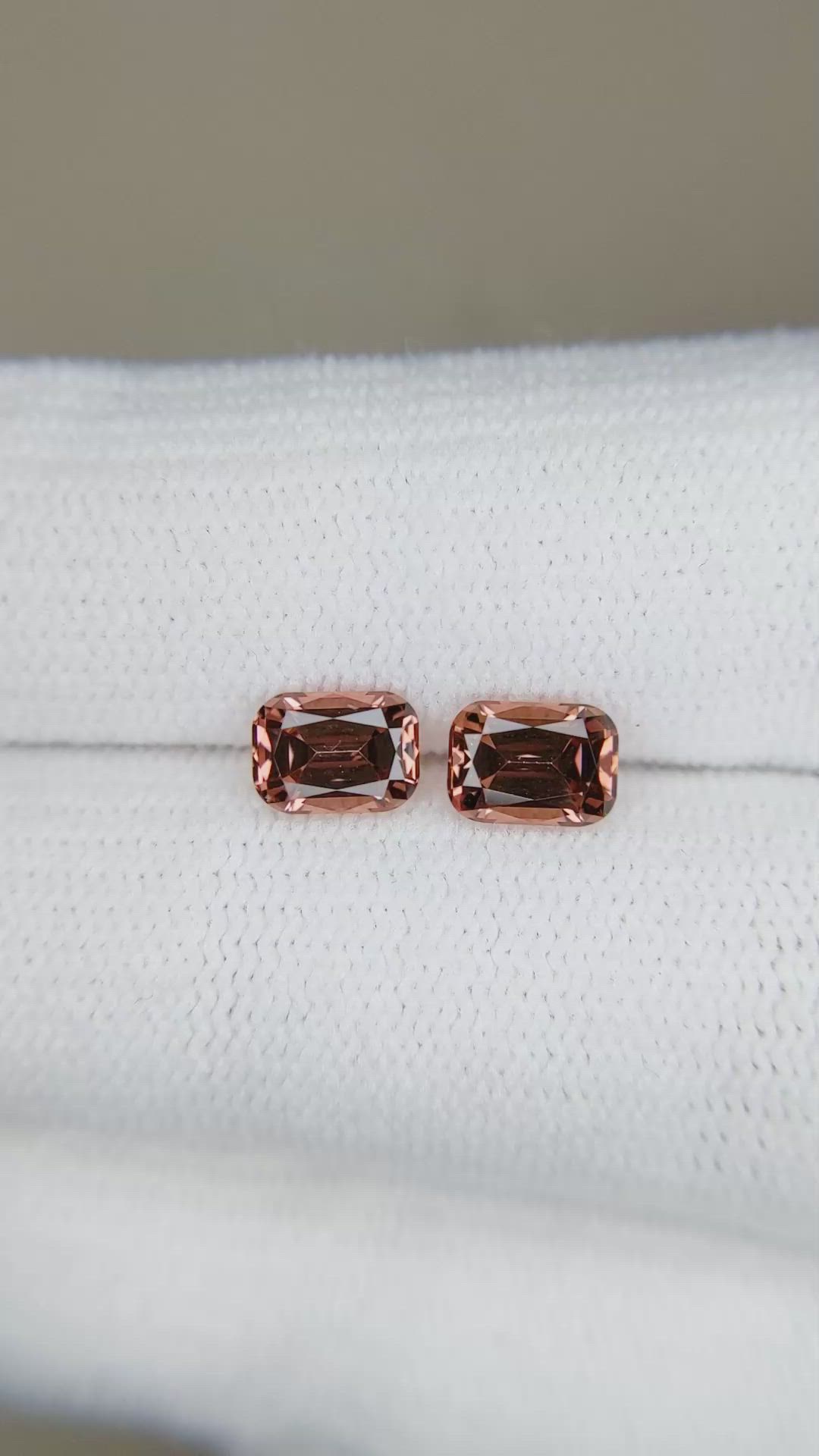 1.62&nbsp;Ct.Tw.Total Carat Weight Malaya Garnet Pair from Tanzania Size Video