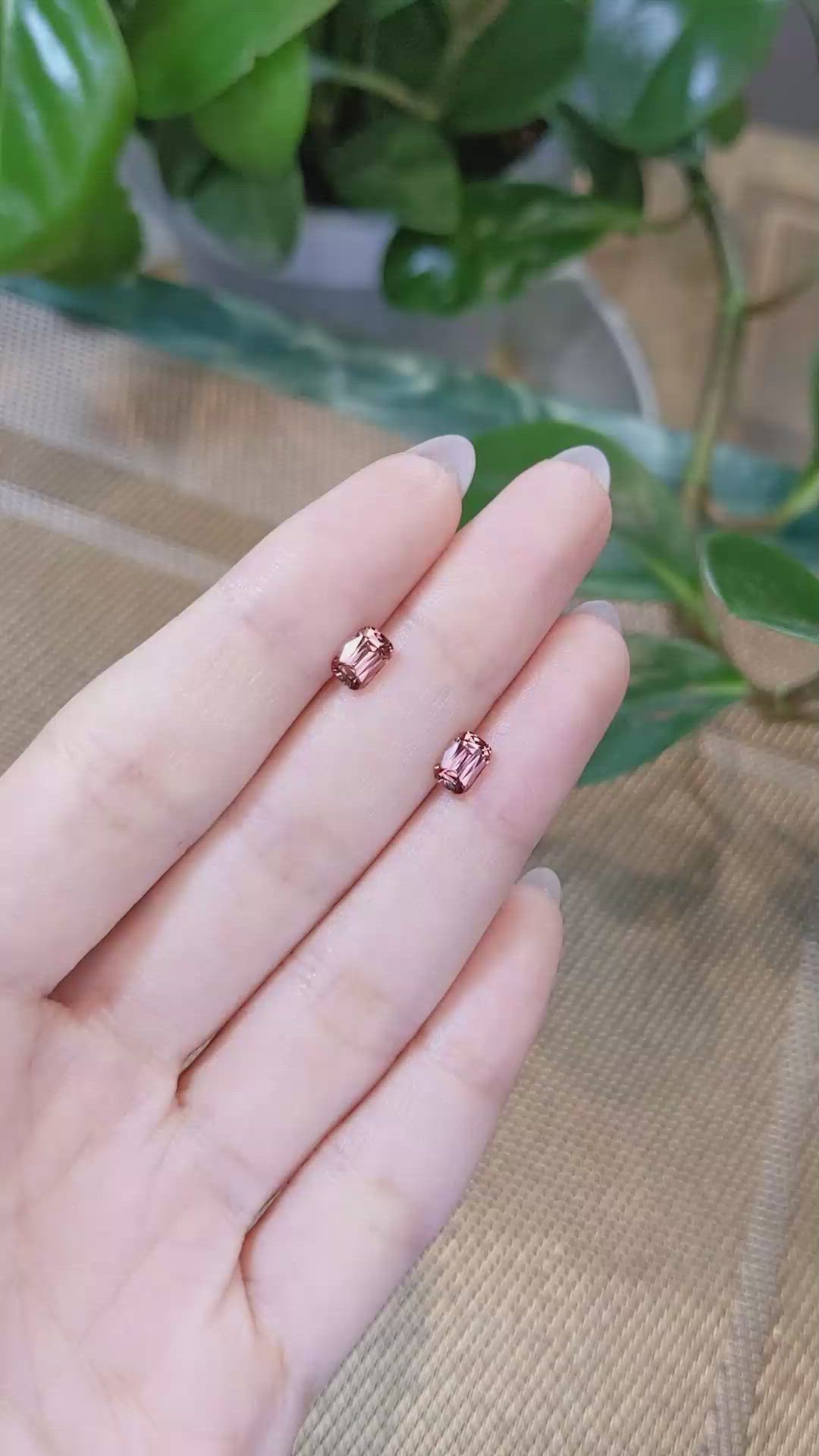 1.67&nbsp;Ct.Tw.Total Carat Weight Malaya Garnet Pair from Tanzania Size Video