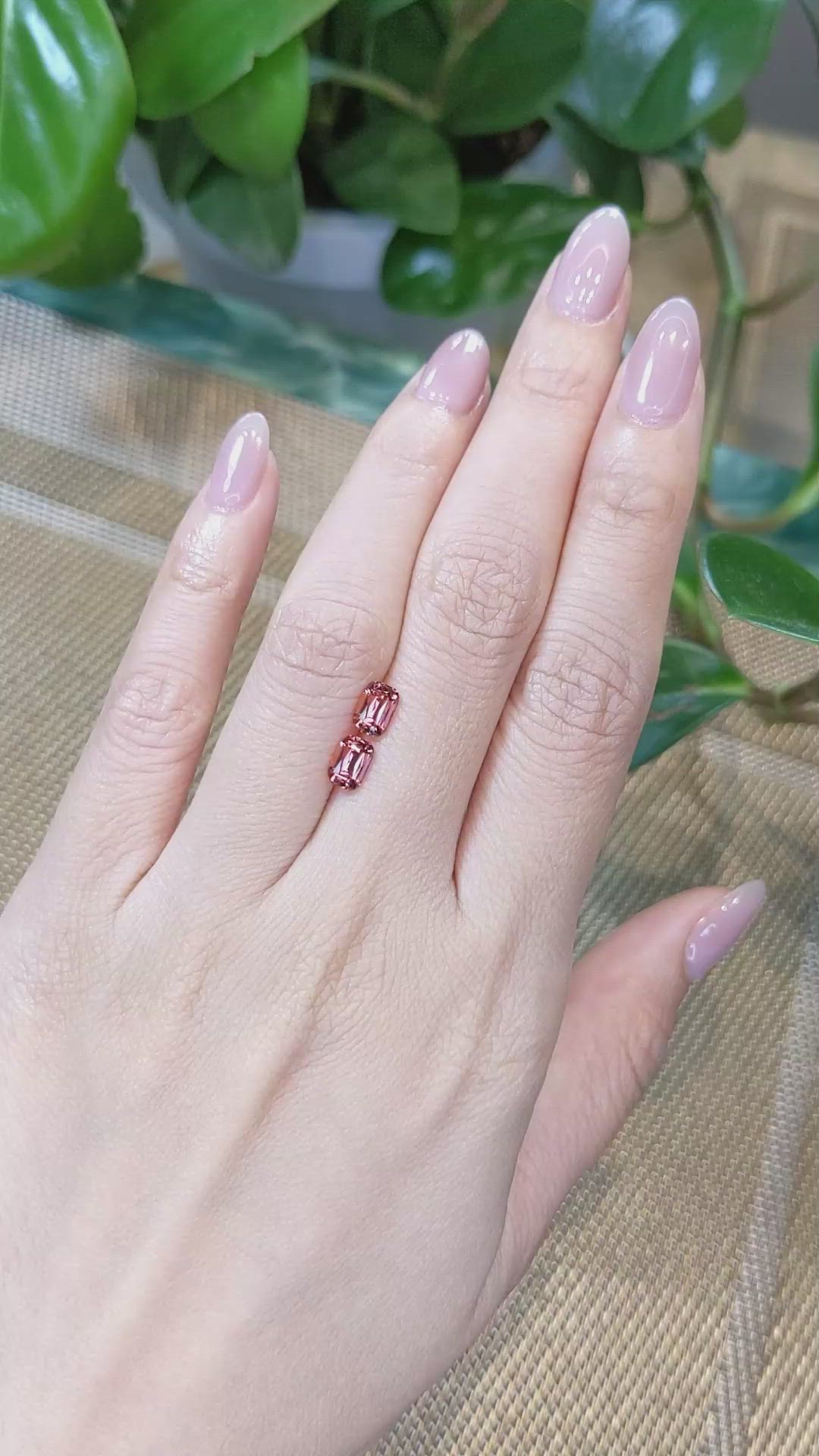 1.67&nbsp;Ct.Tw.Total Carat Weight Malaya Garnet Pair from Tanzania Size Video