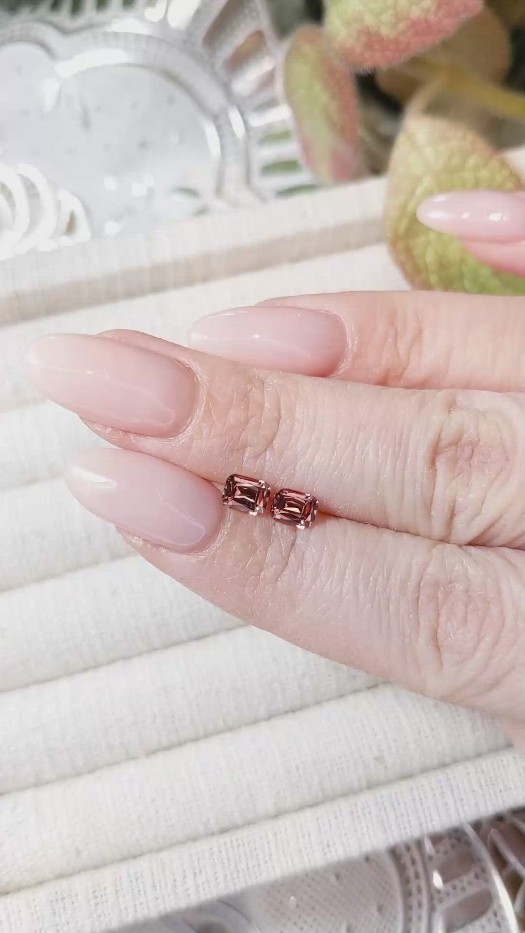 1.15&nbsp;Ct.Tw.Total Carat Weight Malaya Garnet Pair from Tanzania Size Video