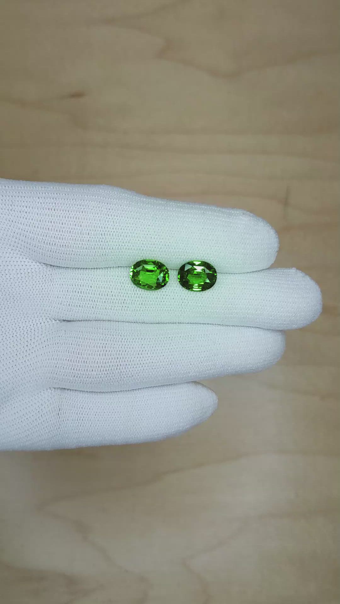 5.20&nbsp;Ct.Tw.Total Carat Weight Tsavorite Garnet Pair from Madagascar Size Video