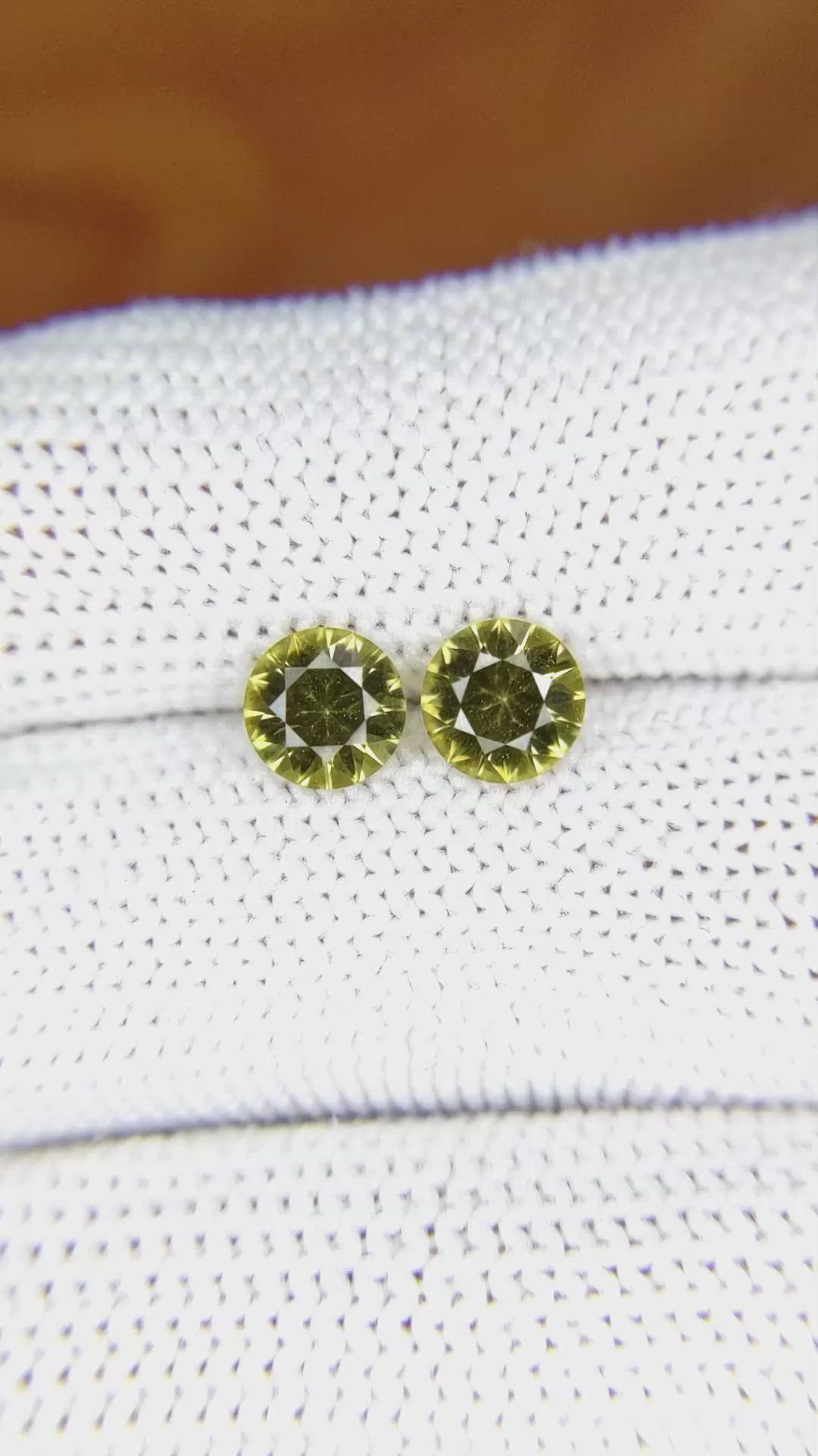 1.58&nbsp;Ct.Tw.Total Carat Weight Chrysoberyl Pair from Ceylon (Sri Lanka) Size Video