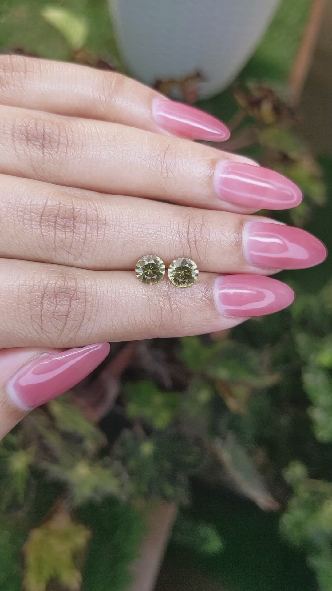 1.58&nbsp;Ct.Tw.Total Carat Weight Chrysoberyl Pair from Ceylon (Sri Lanka) Size Video