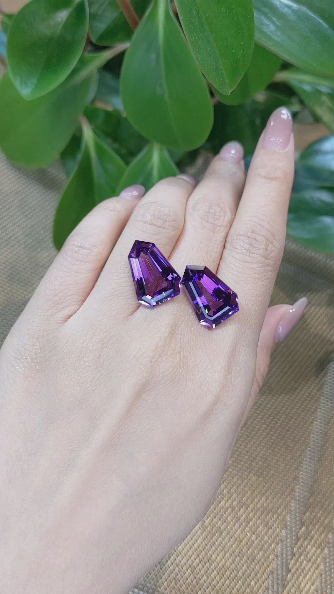 22.23&nbsp;Ct.Tw.Total Carat Weight Purple Amethyst Pair from Bolivia Size Video
