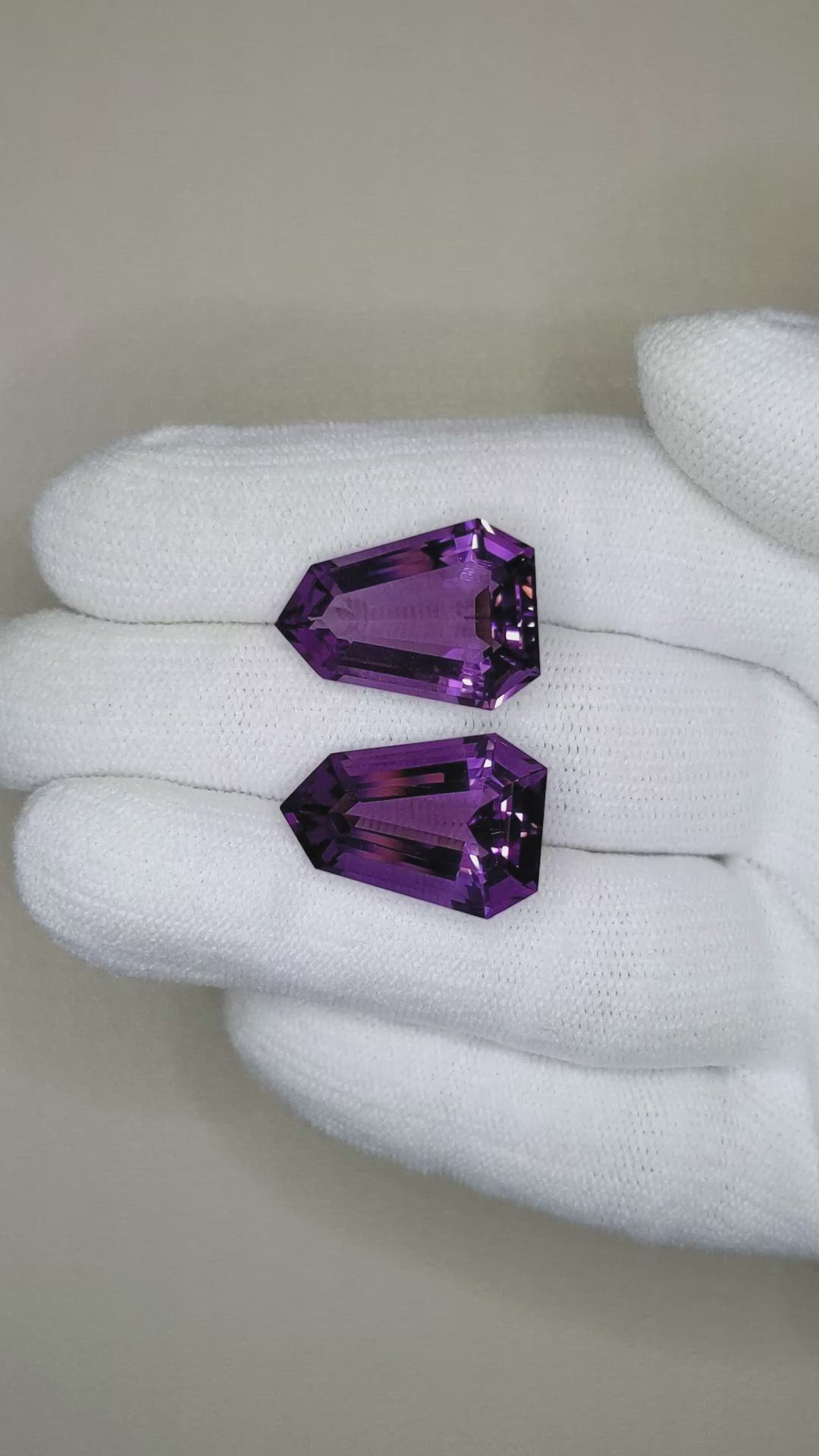 22.23&nbsp;Ct.Tw.Total Carat Weight Amethyst Pair from Bolivia Size Video
