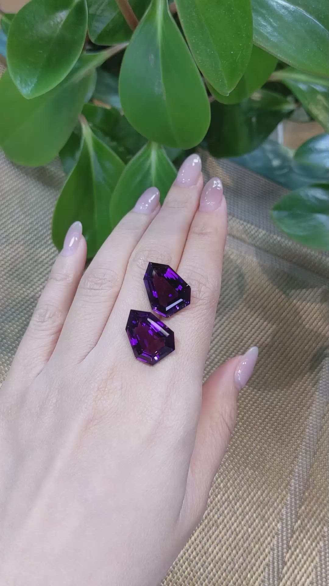 25.26&nbsp;Ct.Tw.Total Carat Weight Amethyst Pair from Bolivia Size Video