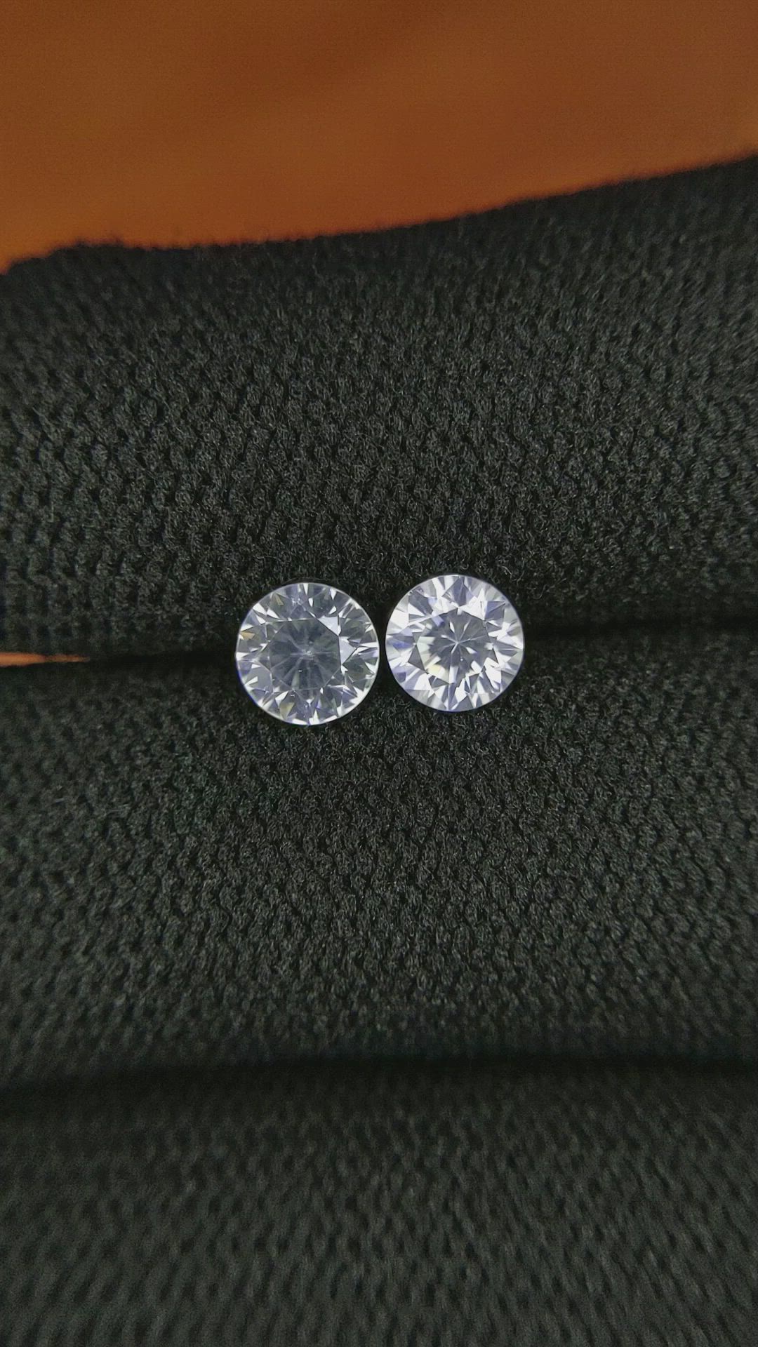 1.57&nbsp;Ct.Tw.Total Carat Weight Zircon Pair from Ceylon (Sri Lanka) Size Video