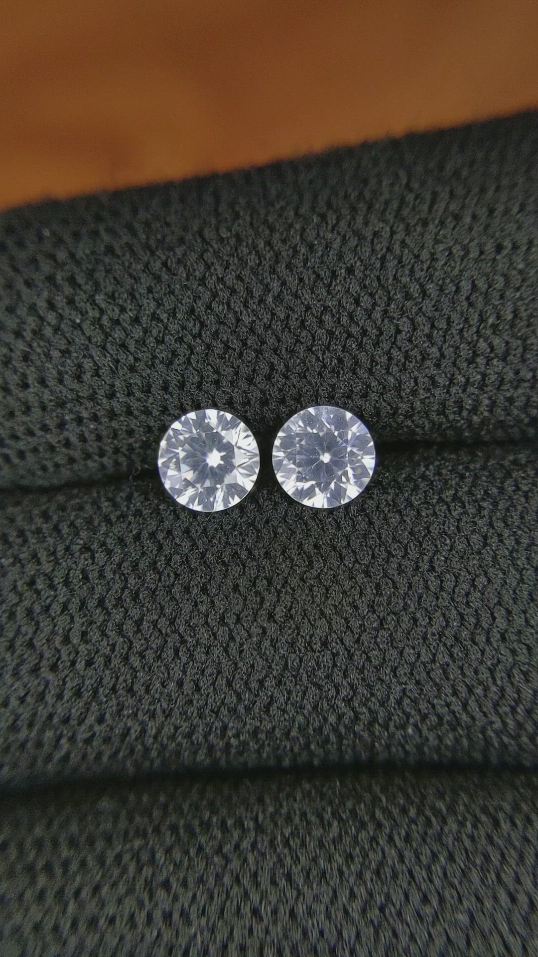 1.63 Ct.Tw.Total Carat Weight Zircon Pair from Ceylon (Sri Lanka) Size Video