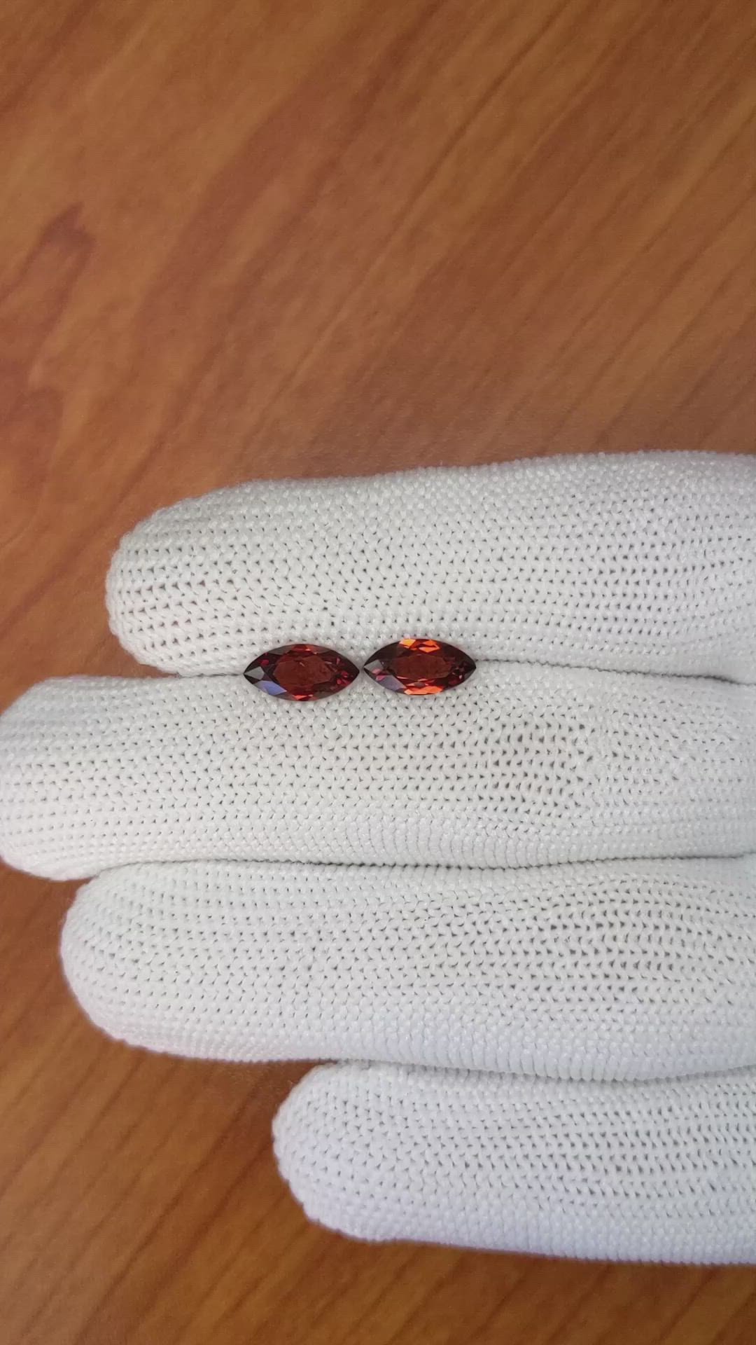 2.18&nbsp;Ct.Tw.Total Carat Weight Garnet Pair from Ceylon (Sri Lanka) Size Video