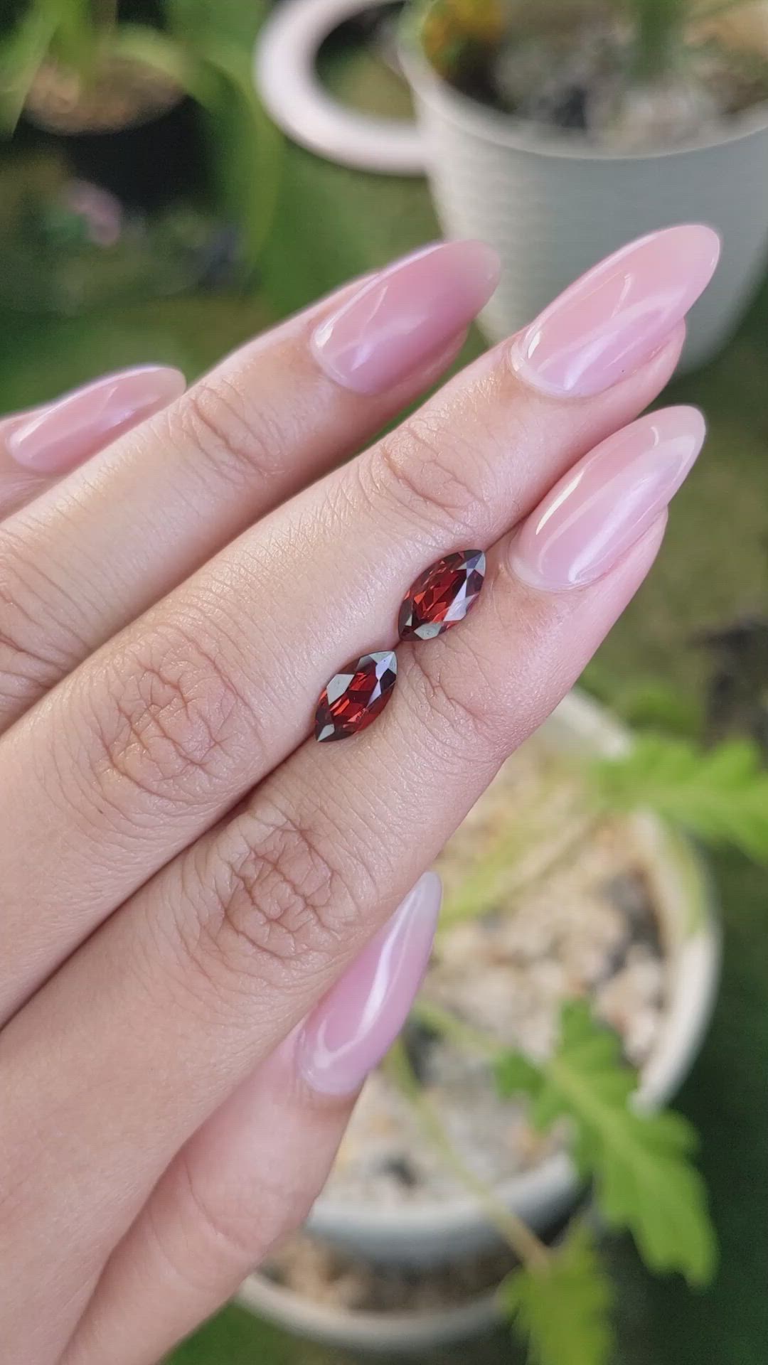 2.65&nbsp;Ct.Tw.Total Carat Weight Garnet Pair from Ceylon (Sri Lanka) Size Video