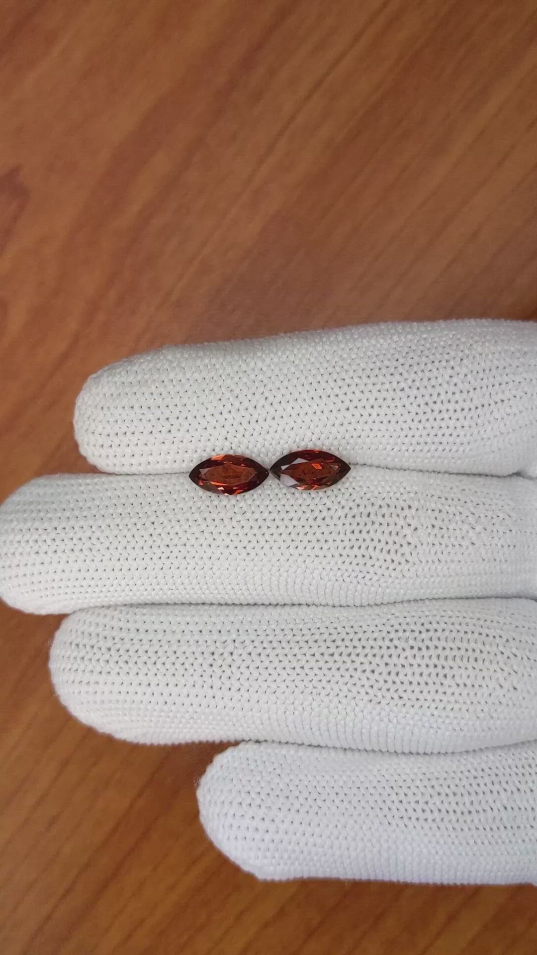 2.43&nbsp;Ct.Tw.Total Carat Weight Garnet Pair from Ceylon (Sri Lanka) Size Video