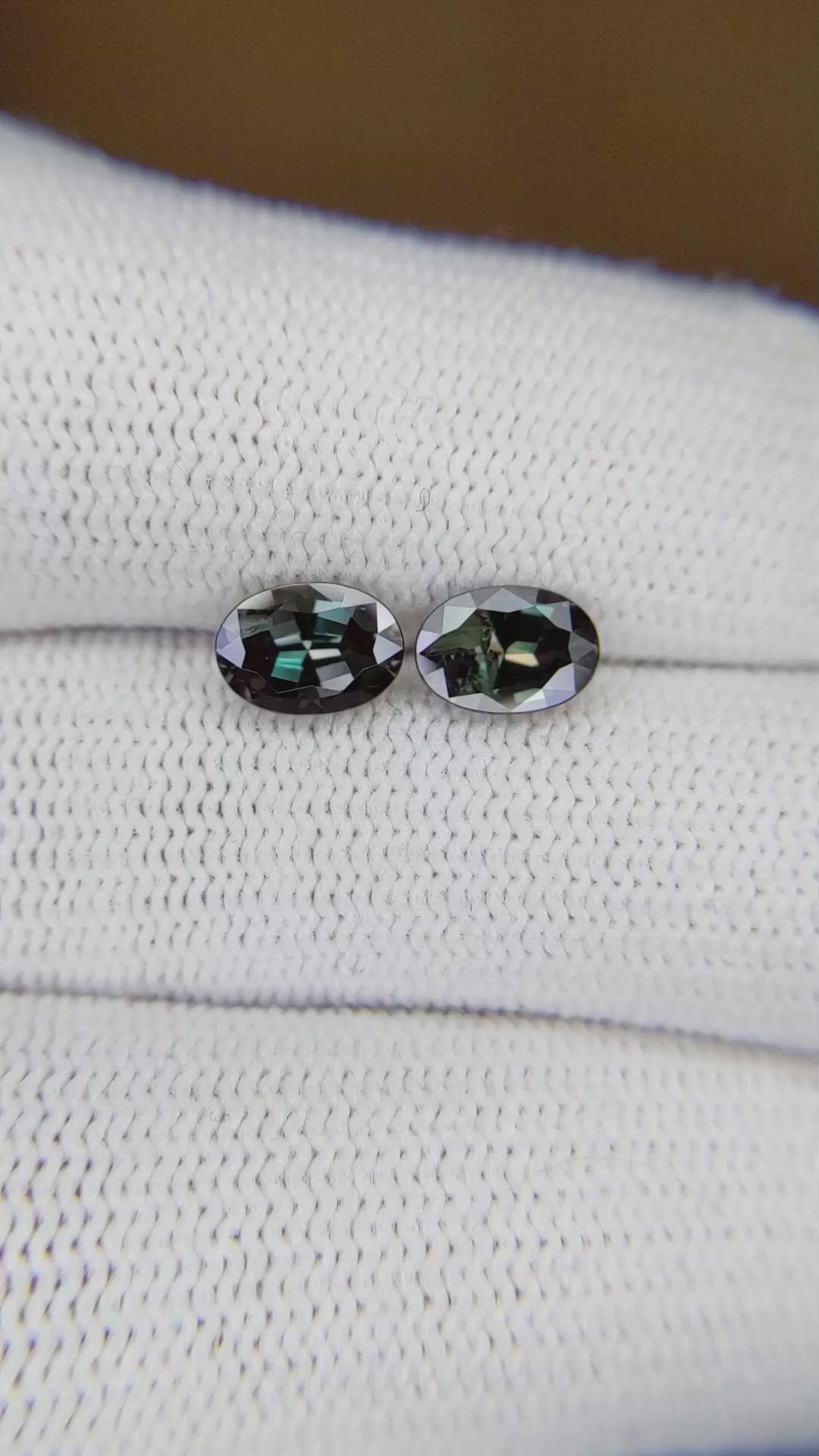 1.64&nbsp;Ct.Tw.Total Carat Weight Alexandrite Pair from Brazil Size Video