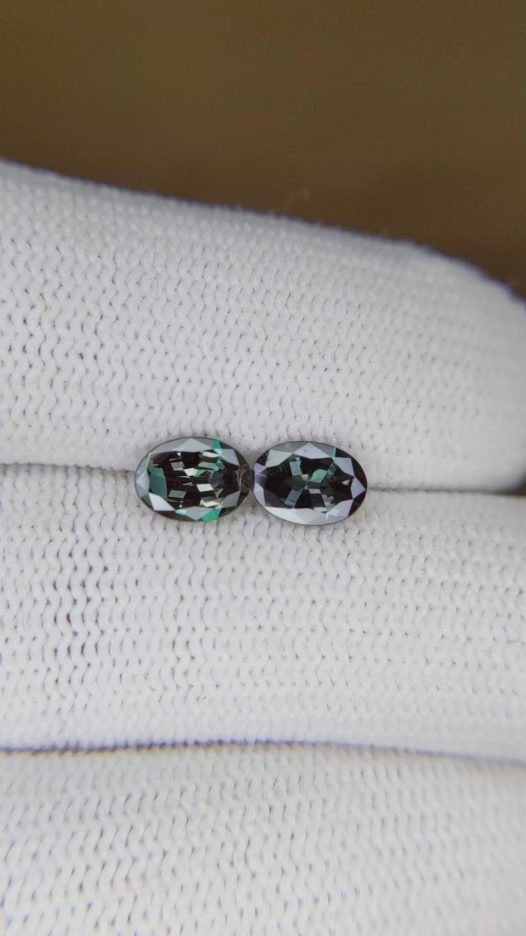 1.18&nbsp;Ct.Tw.Total Carat Weight Alexandrite Pair from Brazil Size Video