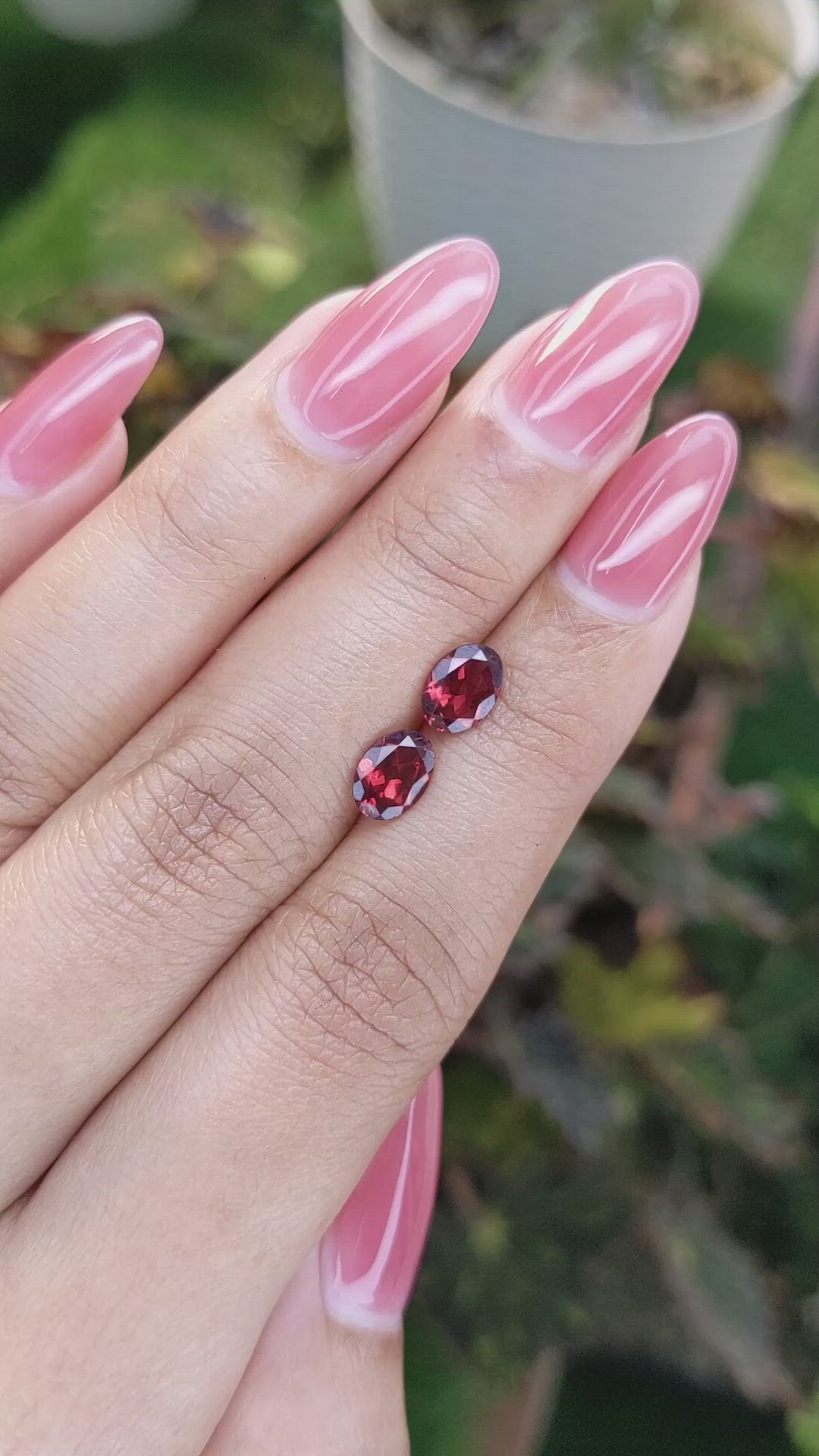 1.98&nbsp;Ct.Tw.Total Carat Weight Garnet Pair from Ceylon (Sri Lanka) Size Video