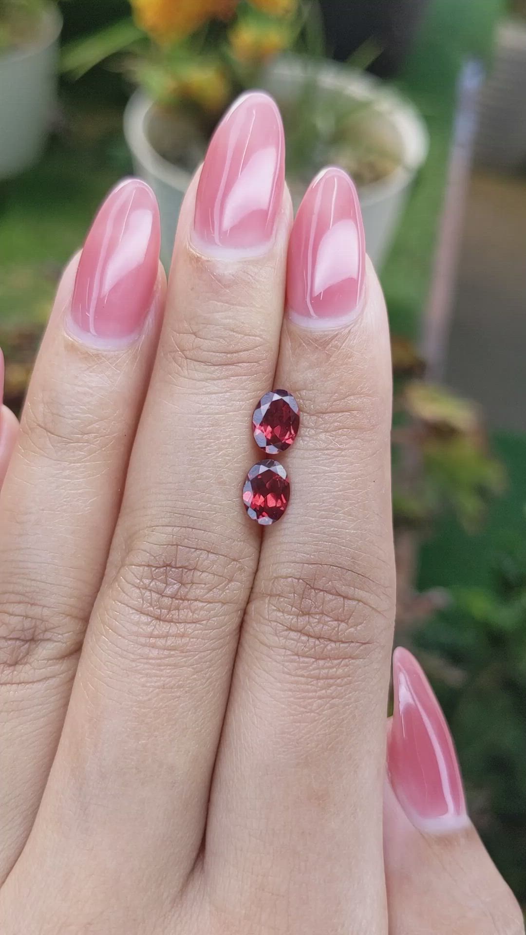 1.98&nbsp;Ct.Tw.Total Carat Weight Garnet Pair from Ceylon (Sri Lanka) Size Video