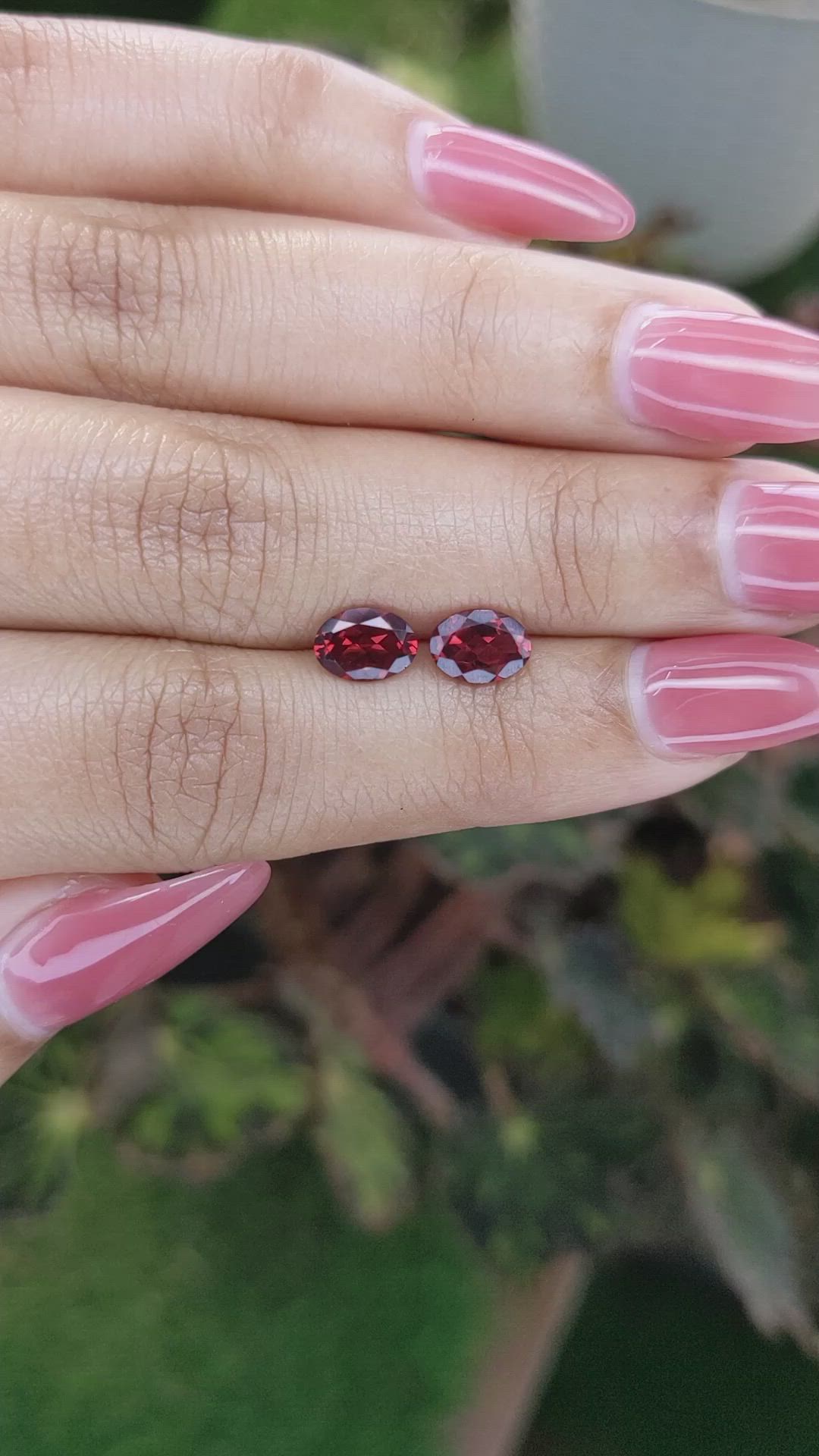 1.98&nbsp;Ct.Tw.Total Carat Weight Garnet Pair from Ceylon (Sri Lanka) Size Video
