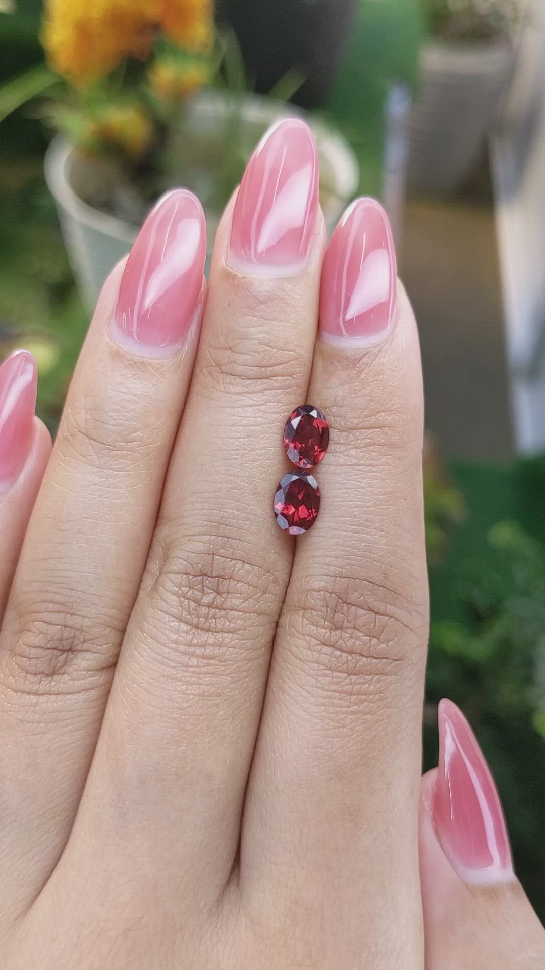 1.80&nbsp;Ct.Tw.Total Carat Weight Garnet Pair from Ceylon (Sri Lanka) Size Video