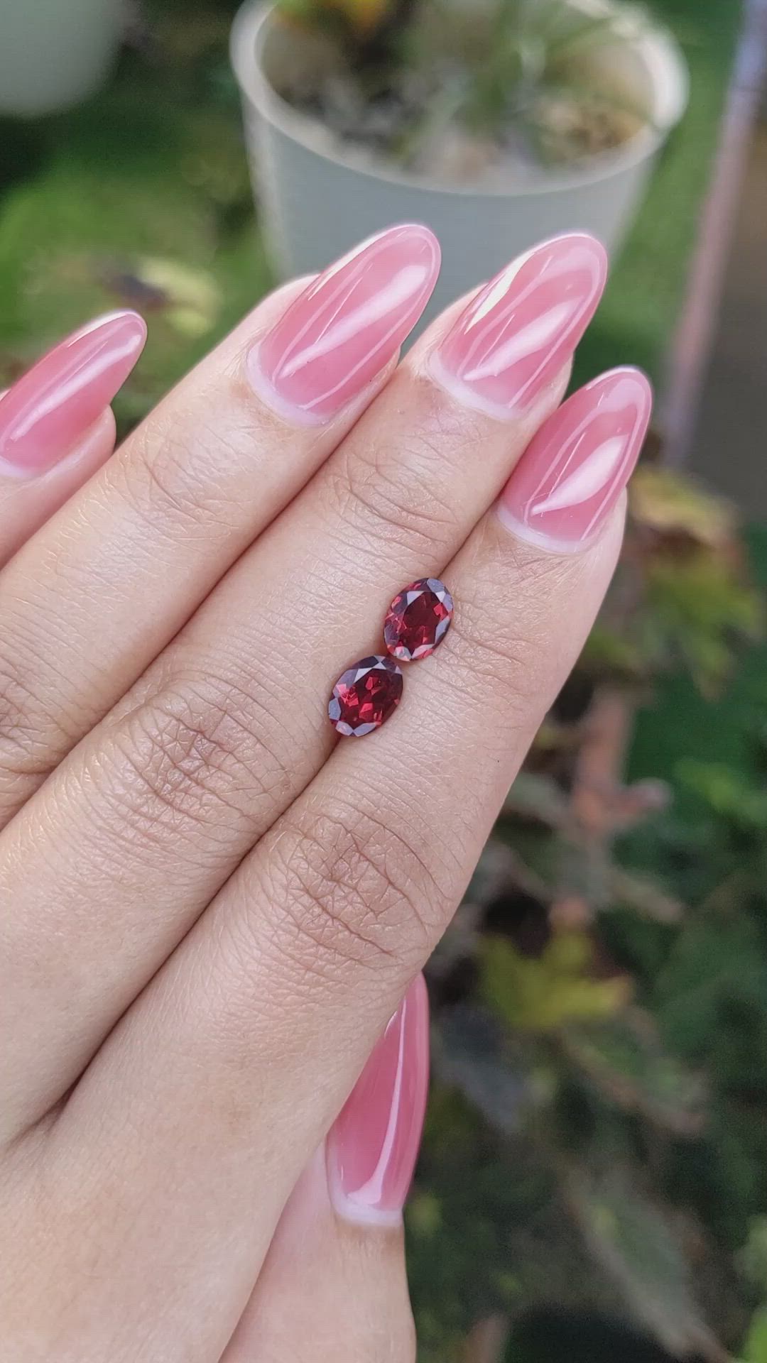 1.80&nbsp;Ct.Tw.Total Carat Weight Garnet Pair from Ceylon (Sri Lanka) Size Video