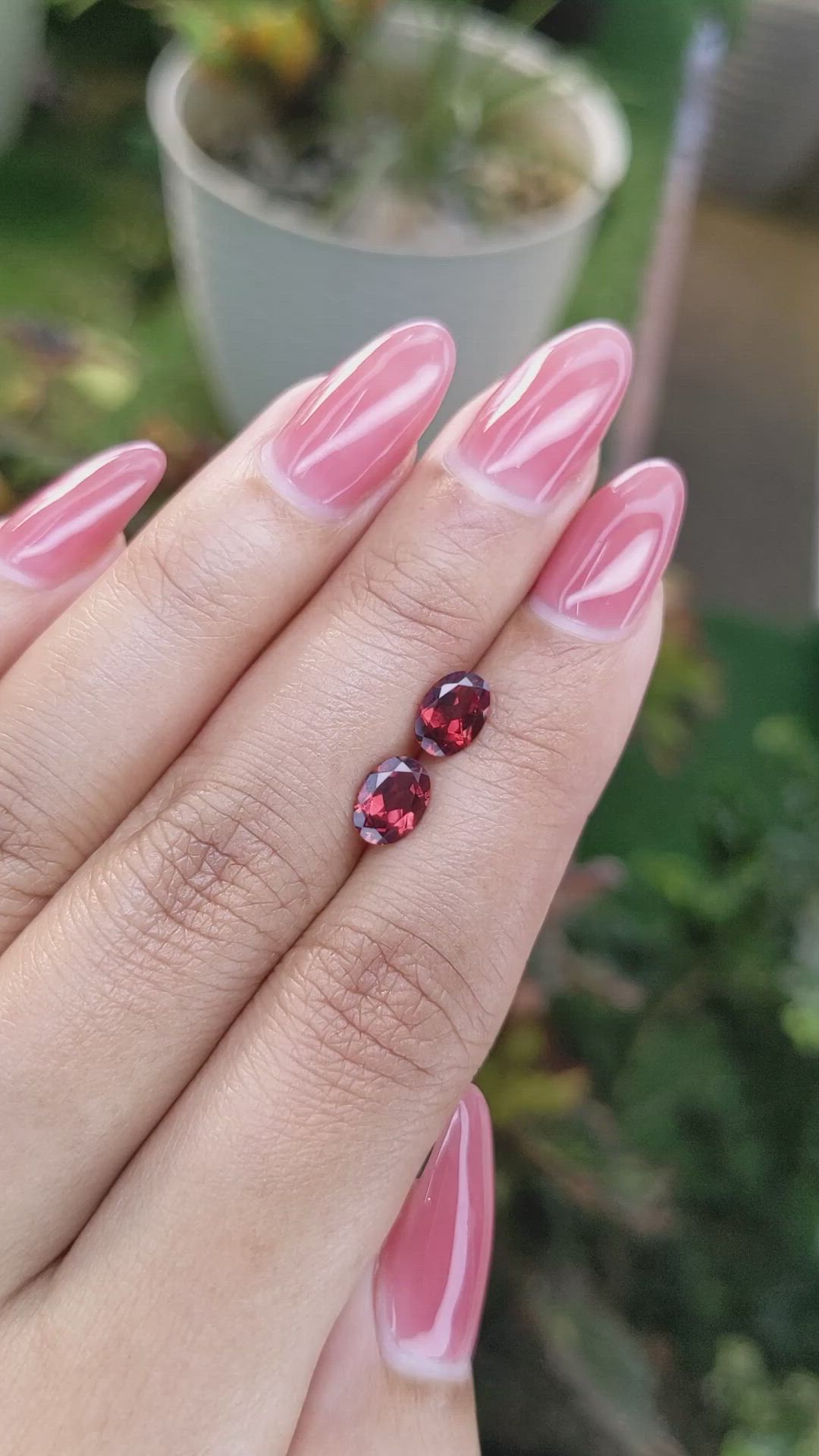 1.73&nbsp;Ct.Tw.Total Carat Weight Garnet Pair from Ceylon (Sri Lanka) Size Video