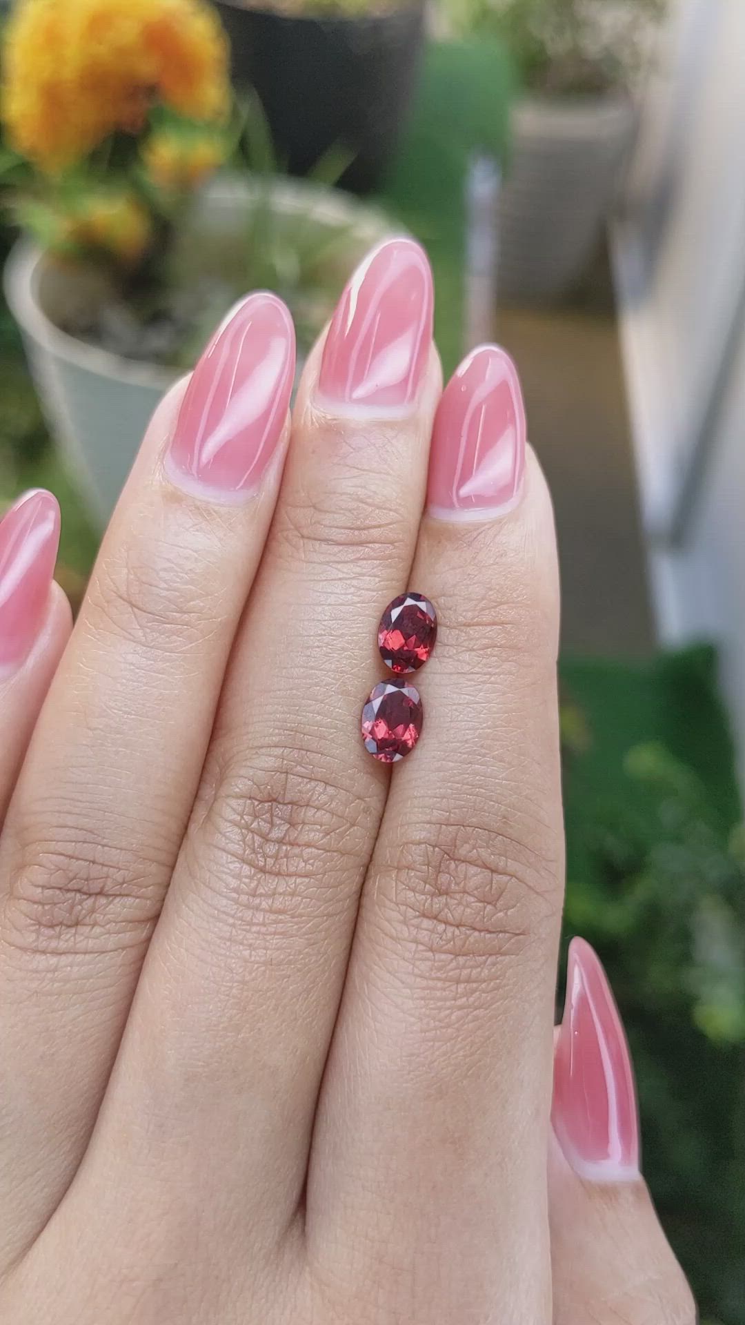 1.73&nbsp;Ct.Tw.Total Carat Weight Garnet Pair from Ceylon (Sri Lanka) Size Video