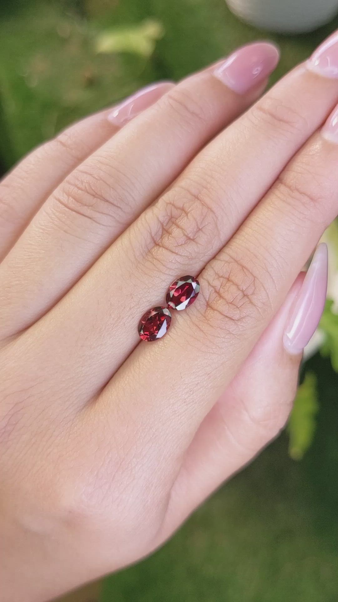 1.86&nbsp;Ct.Tw.Total Carat Weight Garnet Pair from Ceylon (Sri Lanka) Size Video