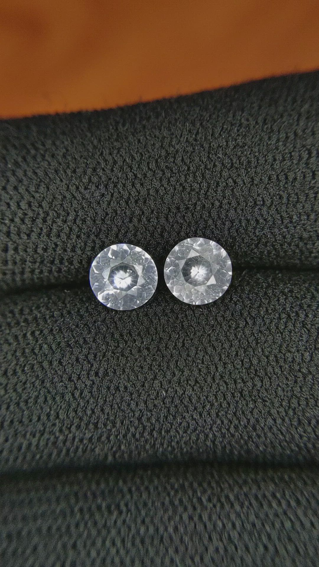 1.74&nbsp;Ct.Tw.Total Carat Weight Topaz Pair from Ceylon (Sri Lanka) Size Video