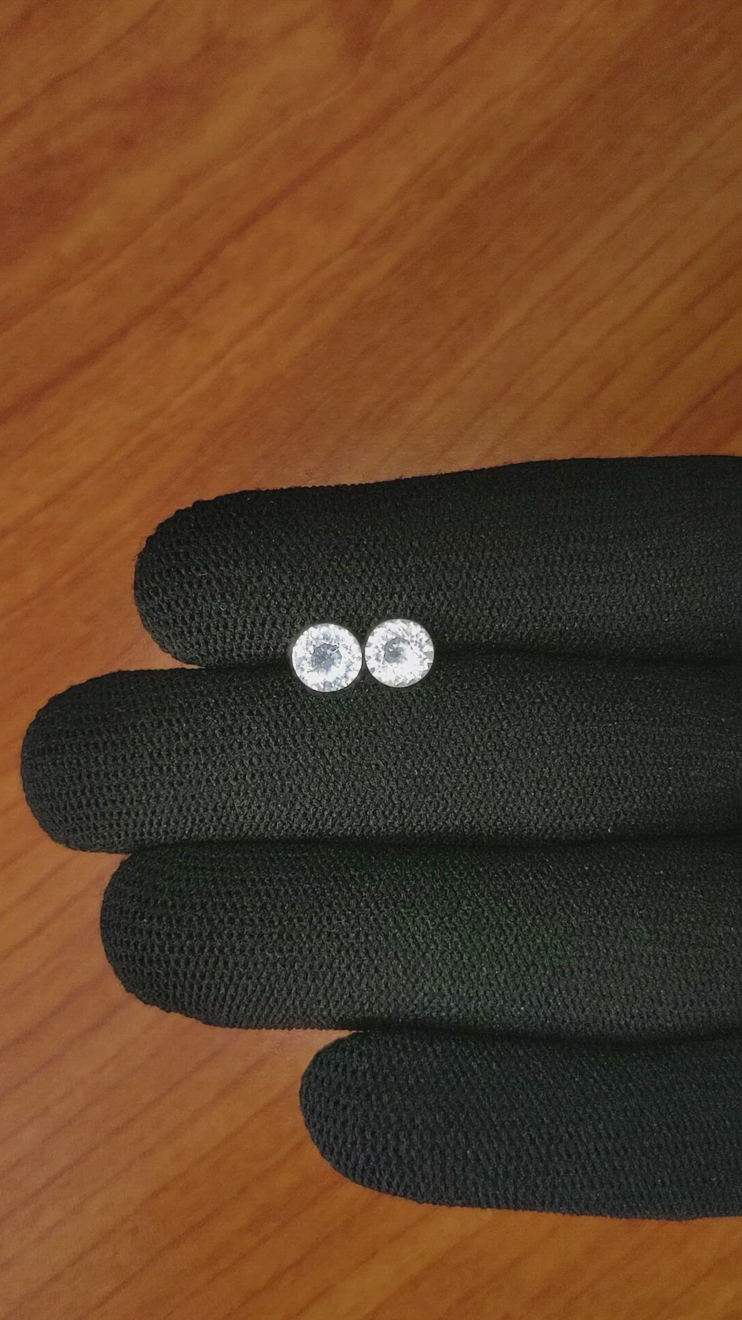 1.74&nbsp;Ct.Tw.Total Carat Weight Topaz Pair from Ceylon (Sri Lanka) Size Video