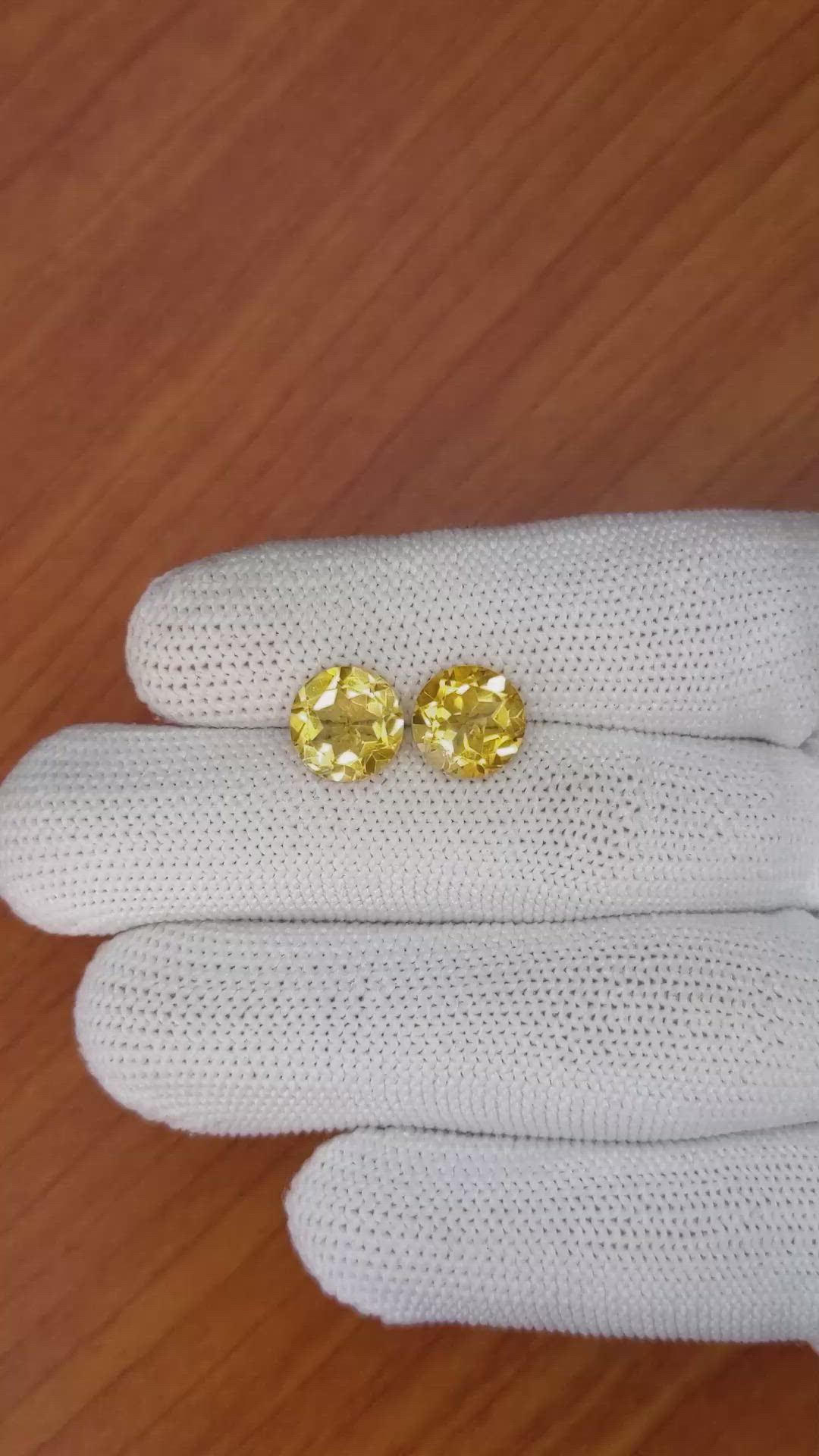 4.94&nbsp;Ct.Tw.Total Carat Weight Citrine Pair from Brazil Size Video