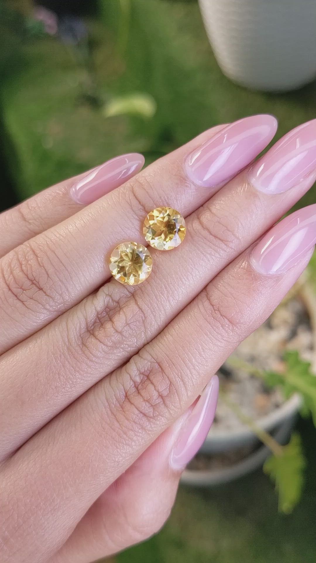 4.00&nbsp;Ct.Tw.Total Carat Weight Citrine Pair from Brazil Size Video