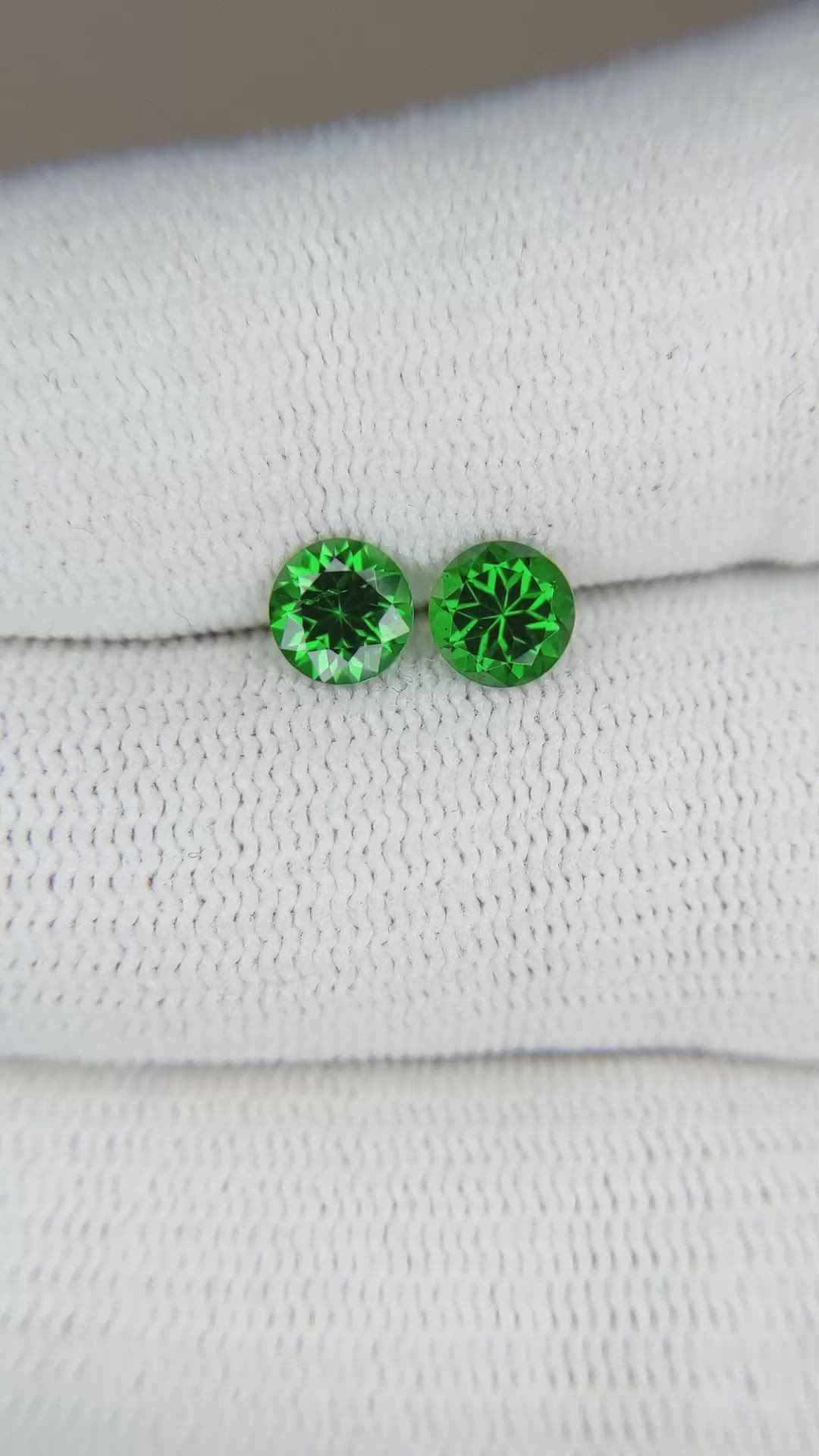1.17&nbsp;Ct.Tw.Total Carat Weight Tsavorite Garnet Pair from Tanzania Size Video