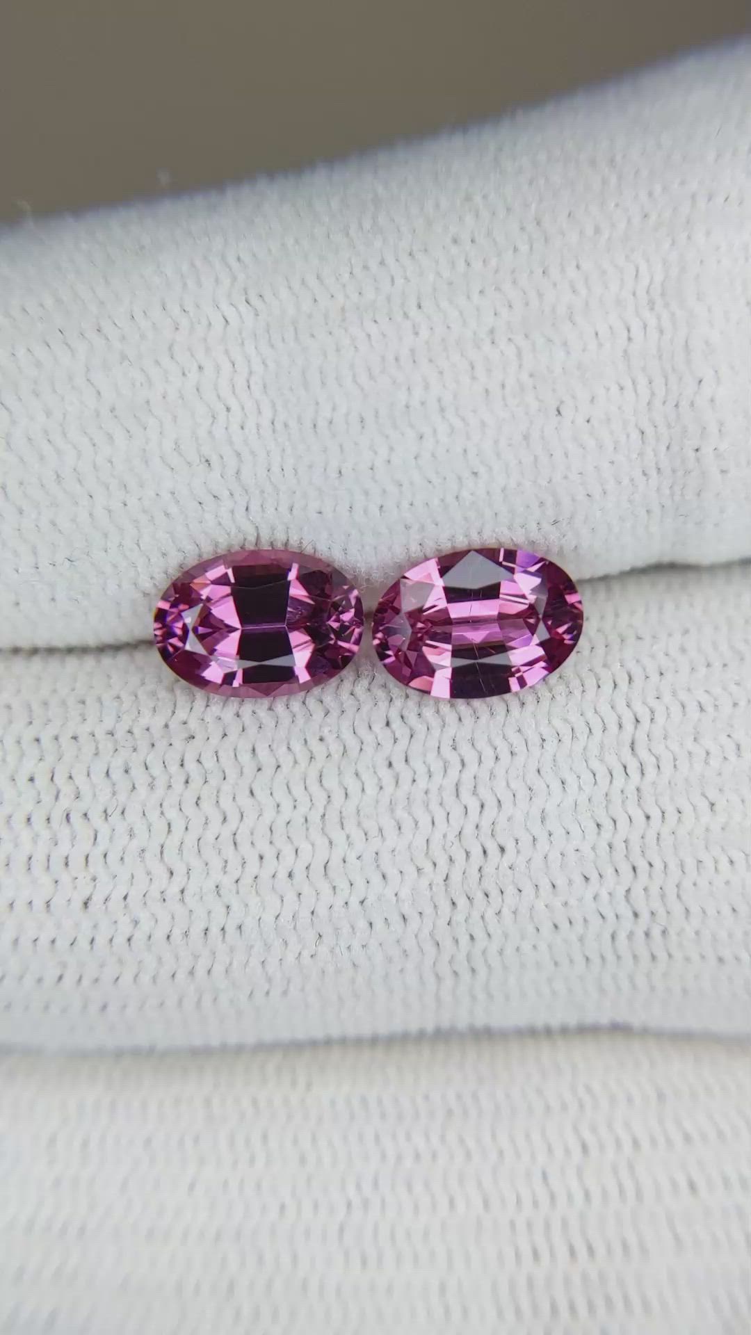 2.69&nbsp;Ct.Tw.Total Carat Weight Rhodolite Garnet Pair from Tanzania Size Video