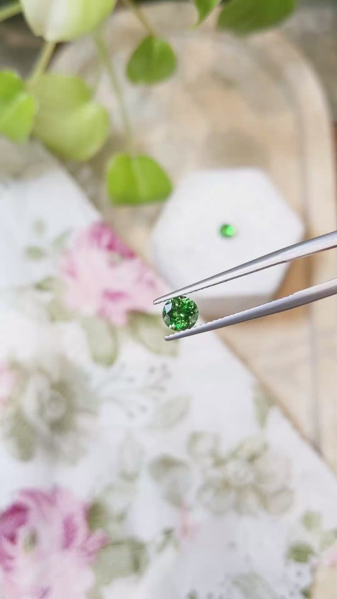 1.29&nbsp;Ct.Tw.Total Carat Weight Tsavorite Garnet Pair from Kenya Size Video