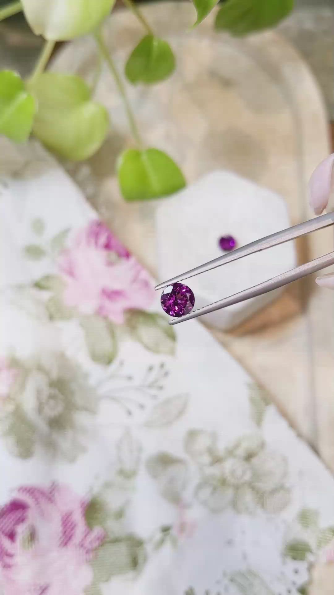 2.15&nbsp;Ct.Tw.Total Carat Weight Garnet Pair from Mozambique Size Video