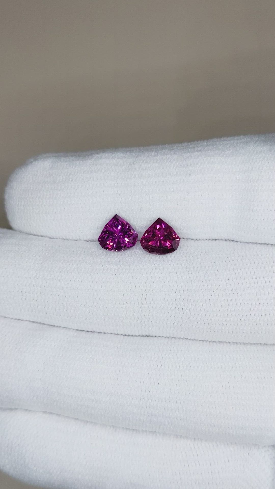 2.91&nbsp;Ct.Tw.Total Carat Weight Rhodolite Garnet Pair from Tanzania Size Video