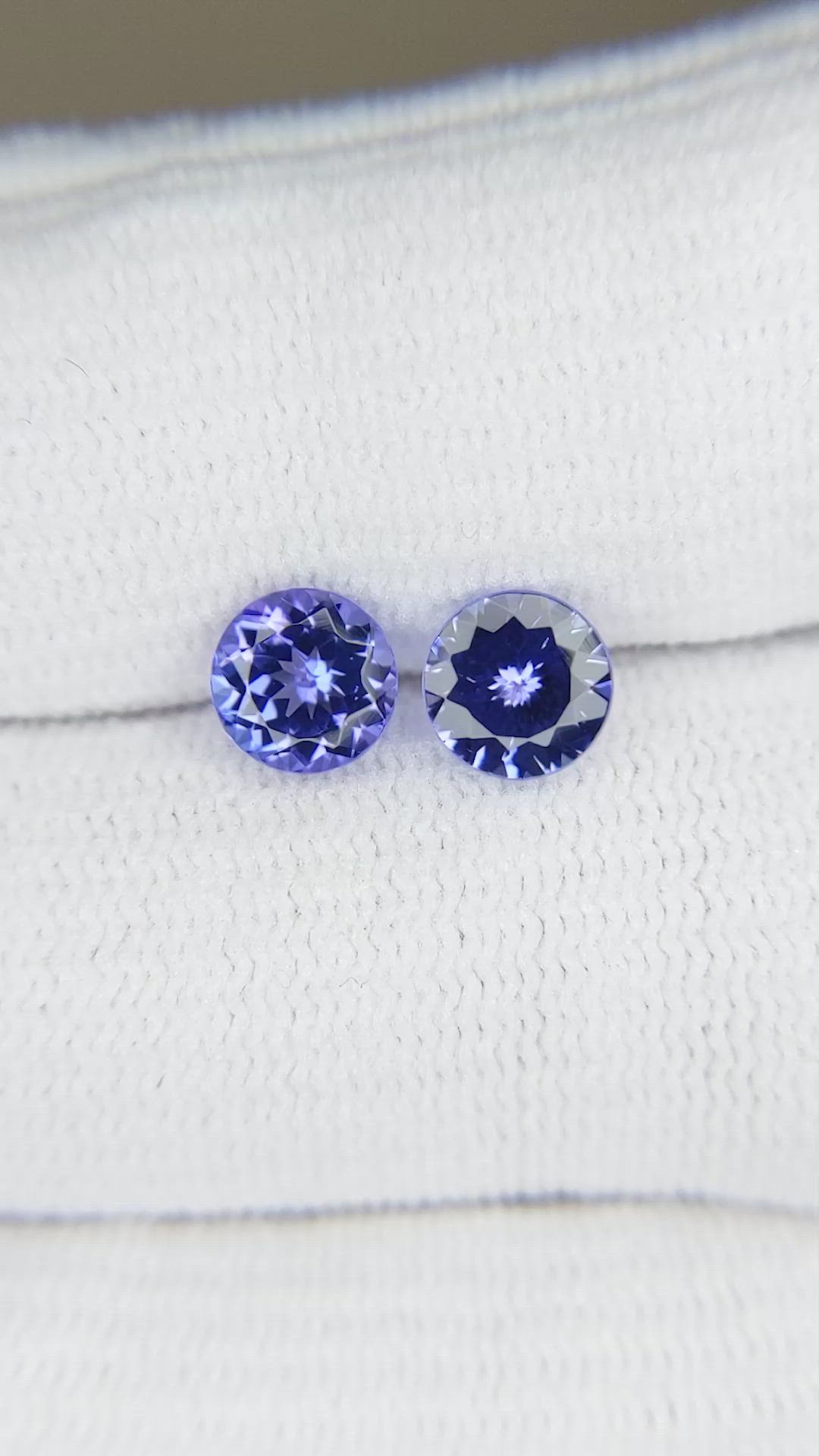 1.89&nbsp;Ct.Tw.Total Carat Weight Tanzanite Pair from Tanzania Size Video