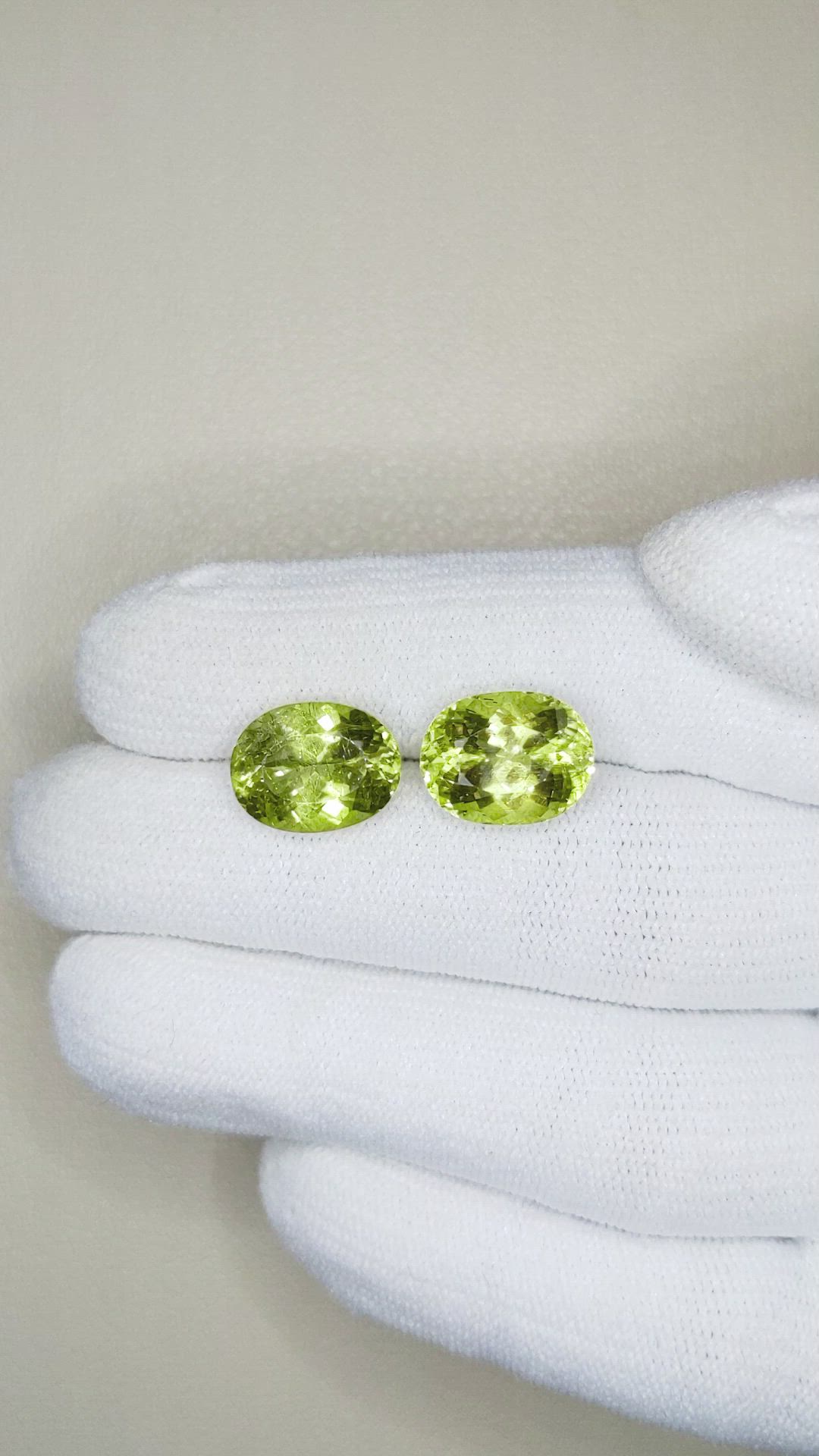 8.93&nbsp;Ct.Tw.Total Carat Weight Apatite Pair from Madagascar Size Video