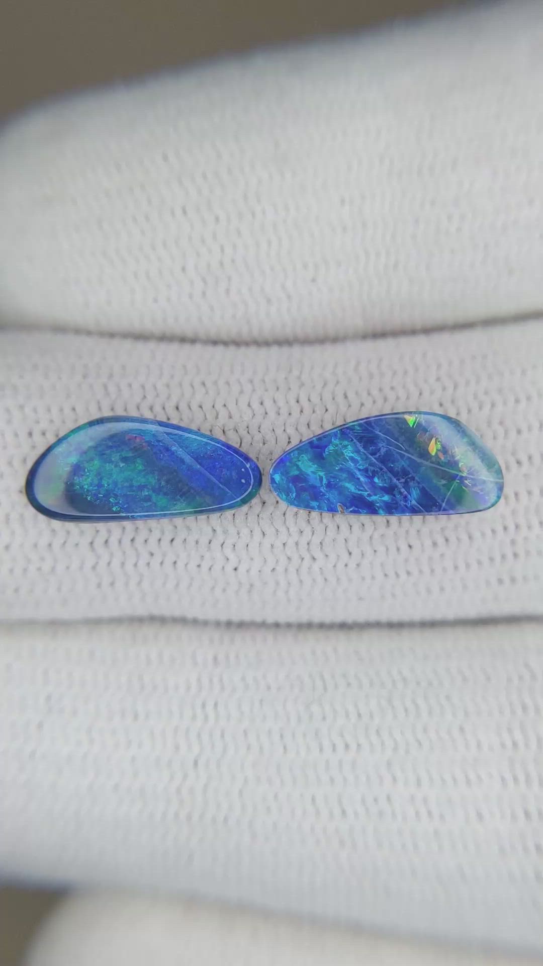 2.77&nbsp;Ct.Tw.Total Carat Weight Opal Pair from Australia Size Video