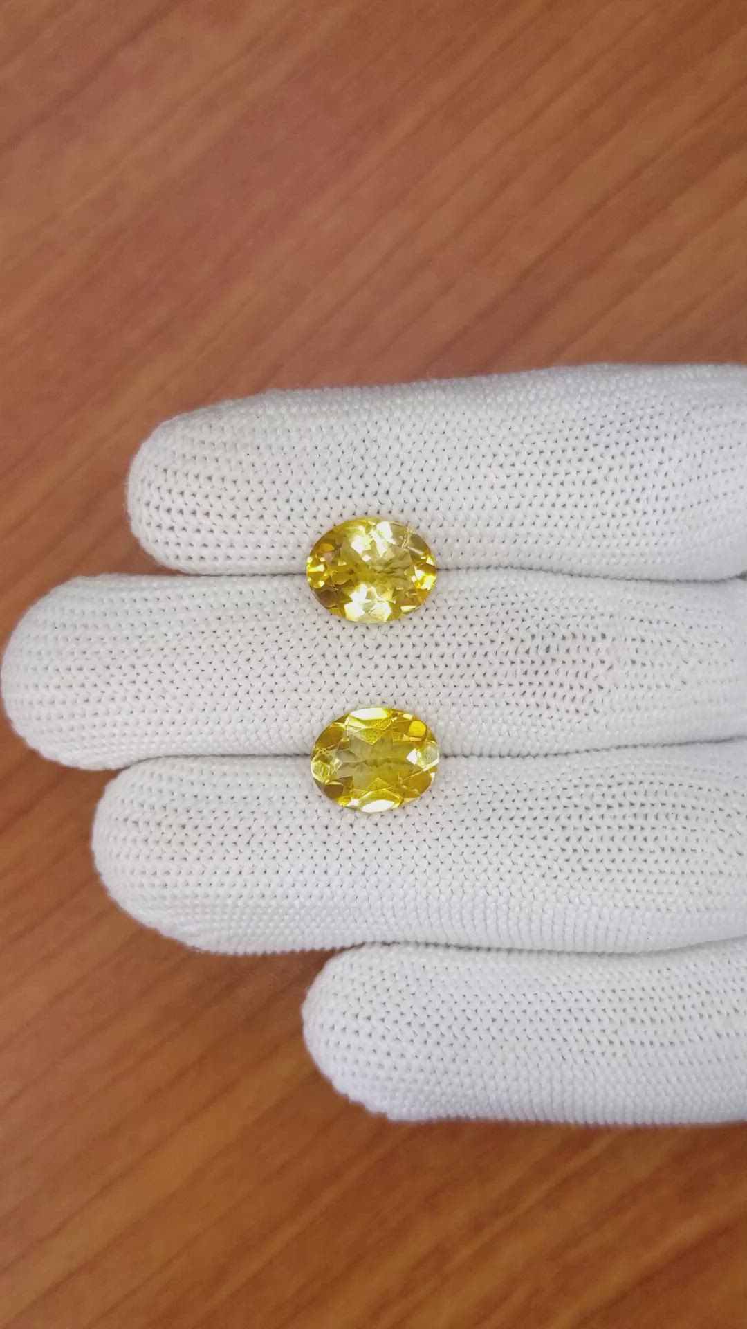 5.56&nbsp;Ct.Tw.Total Carat Weight Citrine Pair from Brazil Size Video