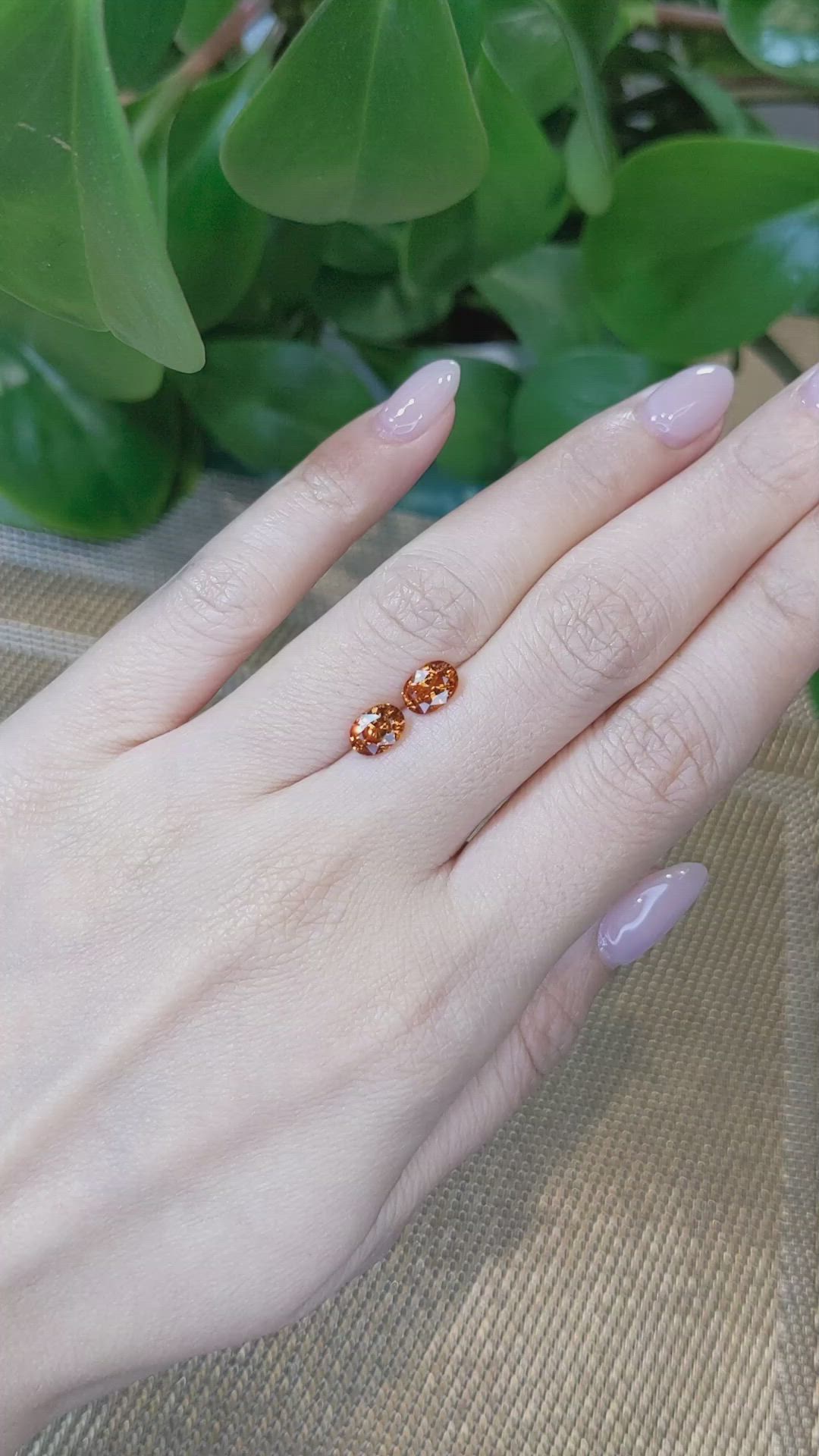 2.22&nbsp;Ct.Tw.Total Carat Weight Spessartite Garnet Pair from Nigeria Size Video