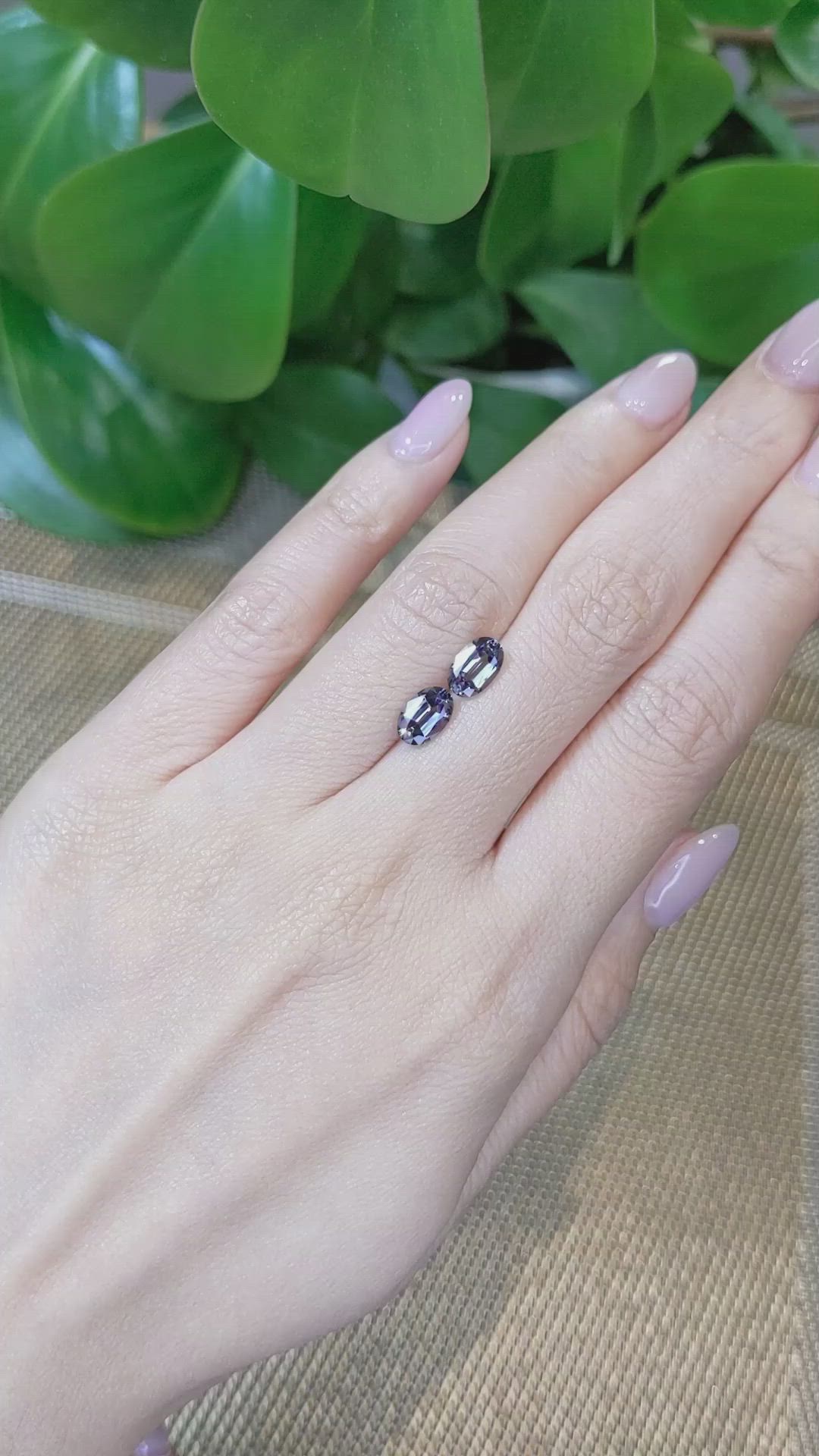 2.19&nbsp;Ct.Tw.Total Carat Weight Spinel Pair Size Video