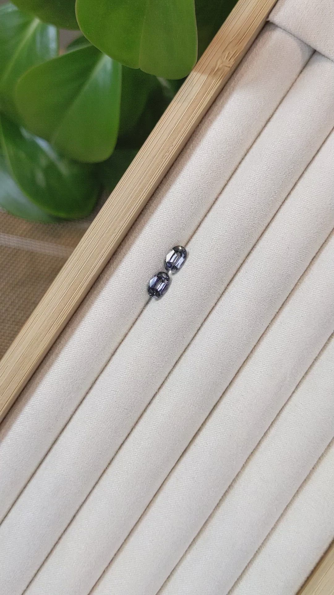 2.19&nbsp;Ct.Tw.Total Carat Weight Spinel Pair Size Video