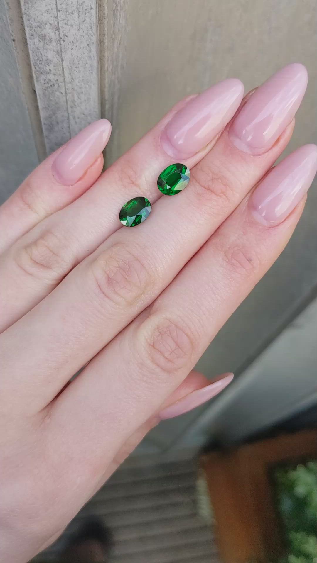 3.15&nbsp;Ct.Tw.Total Carat Weight Tsavorite Garnet Pair from Madagascar Size Video