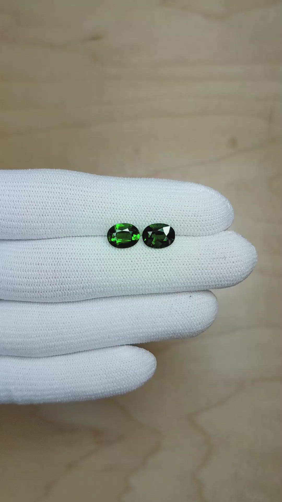 3.15&nbsp;Ct.Tw.Total Carat Weight Tsavorite Garnet Pair from Madagascar Size Video