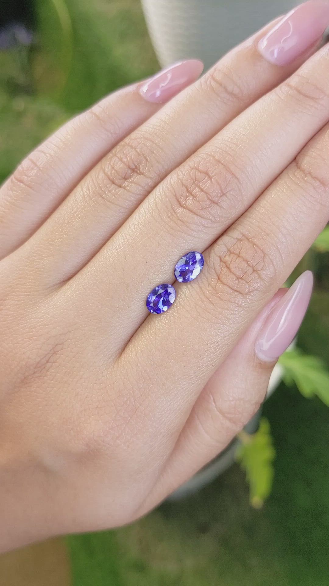 1.38&nbsp;Ct.Tw.Total Carat Weight Tanzanite Pair from Tanzania Size Video