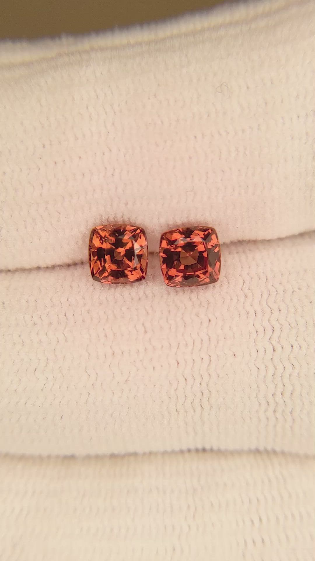 1.95&nbsp;Ct.Tw.Total Carat Weight Garnet Pair Size Video