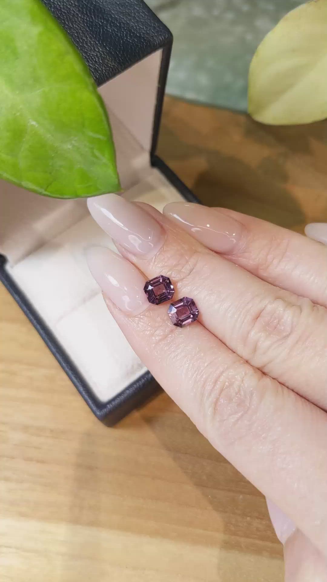 2.89&nbsp;Ct.Tw.Total Carat Weight Spinel Pair from Burma (Myanmar) Size Video