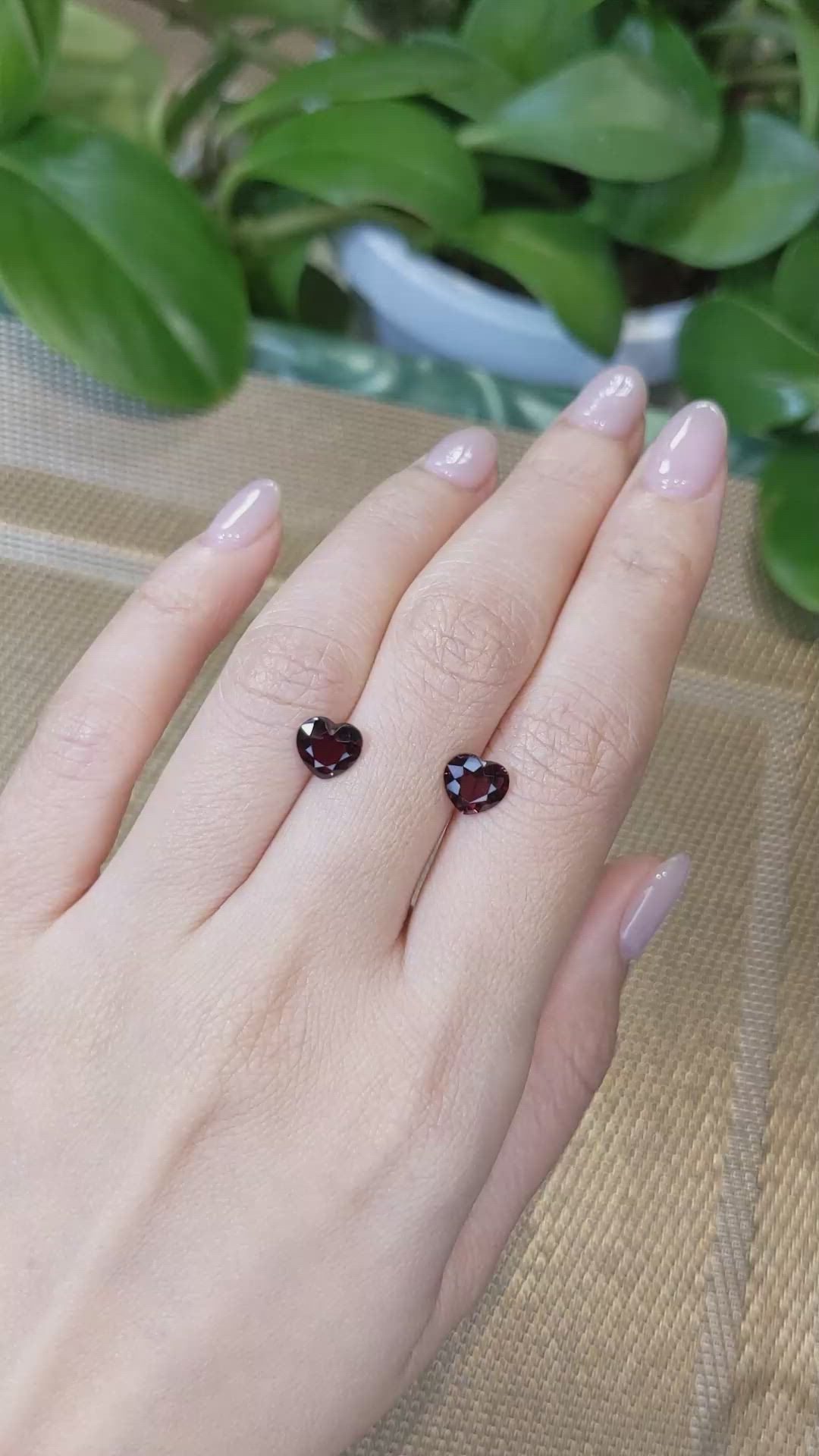 2.65&nbsp;Ct.Tw.Total Carat Weight Spinel Pair from Burma (Myanmar) Size Video